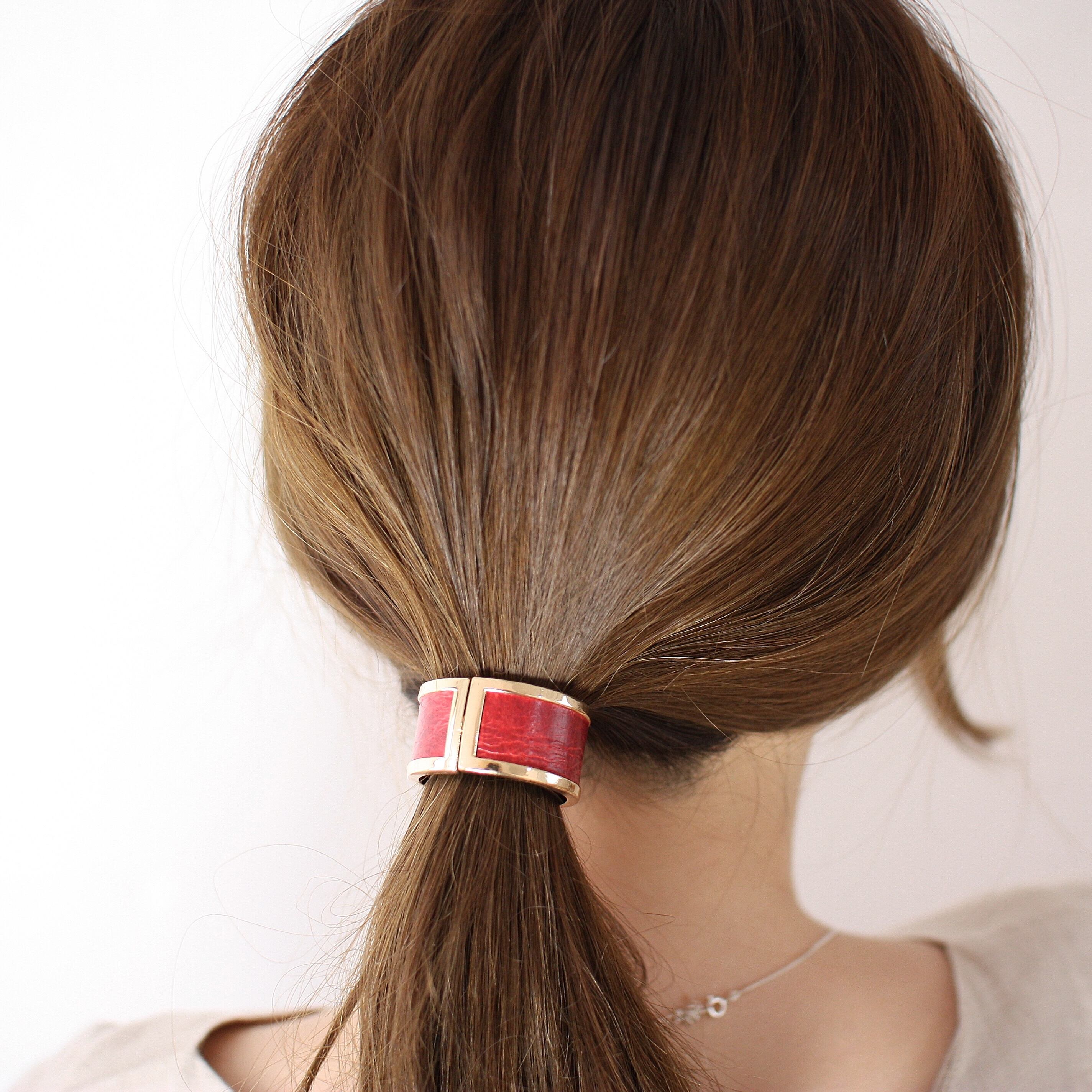 大人の簡単まとめ髪！上品で、可愛いヘアアクセサリー！レザー