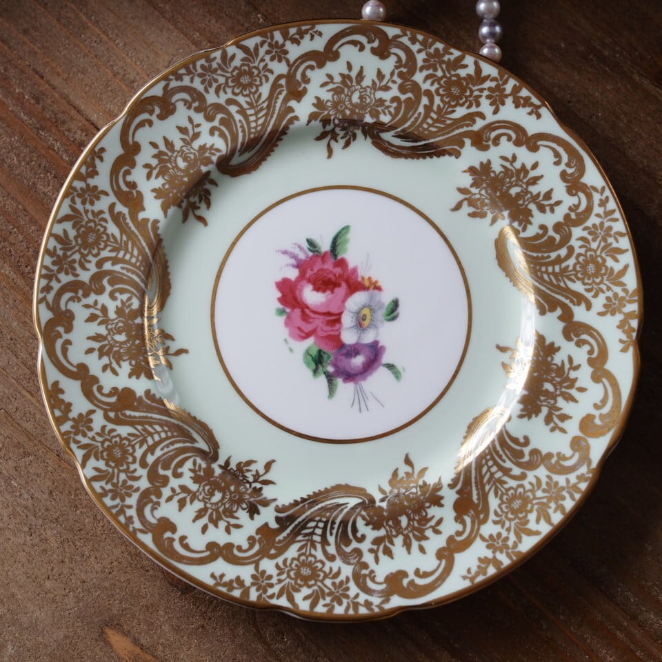 英国Paragonパラゴン 金彩ロココ 花絵 トリオ カップ＆ソーサー