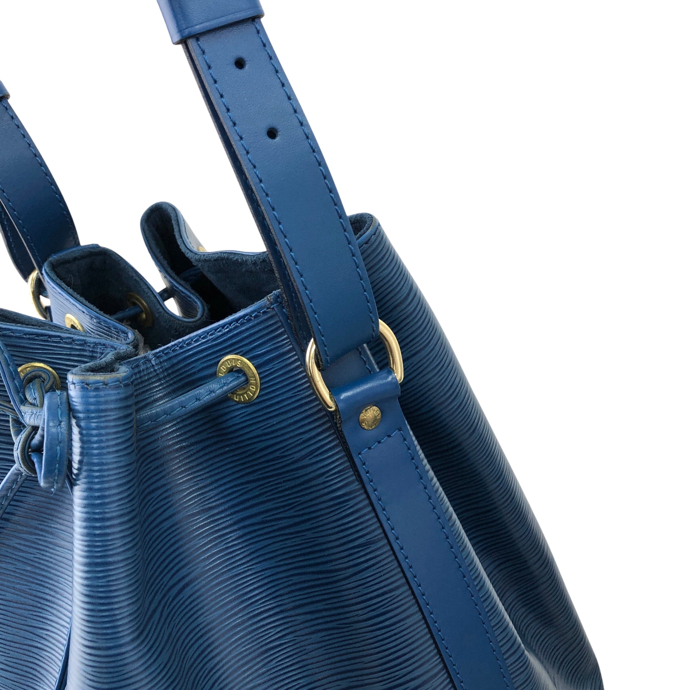 LOUIS VUITTON ルイヴィトン エピ ショルダーバッグ ブルー プチ・ノエ