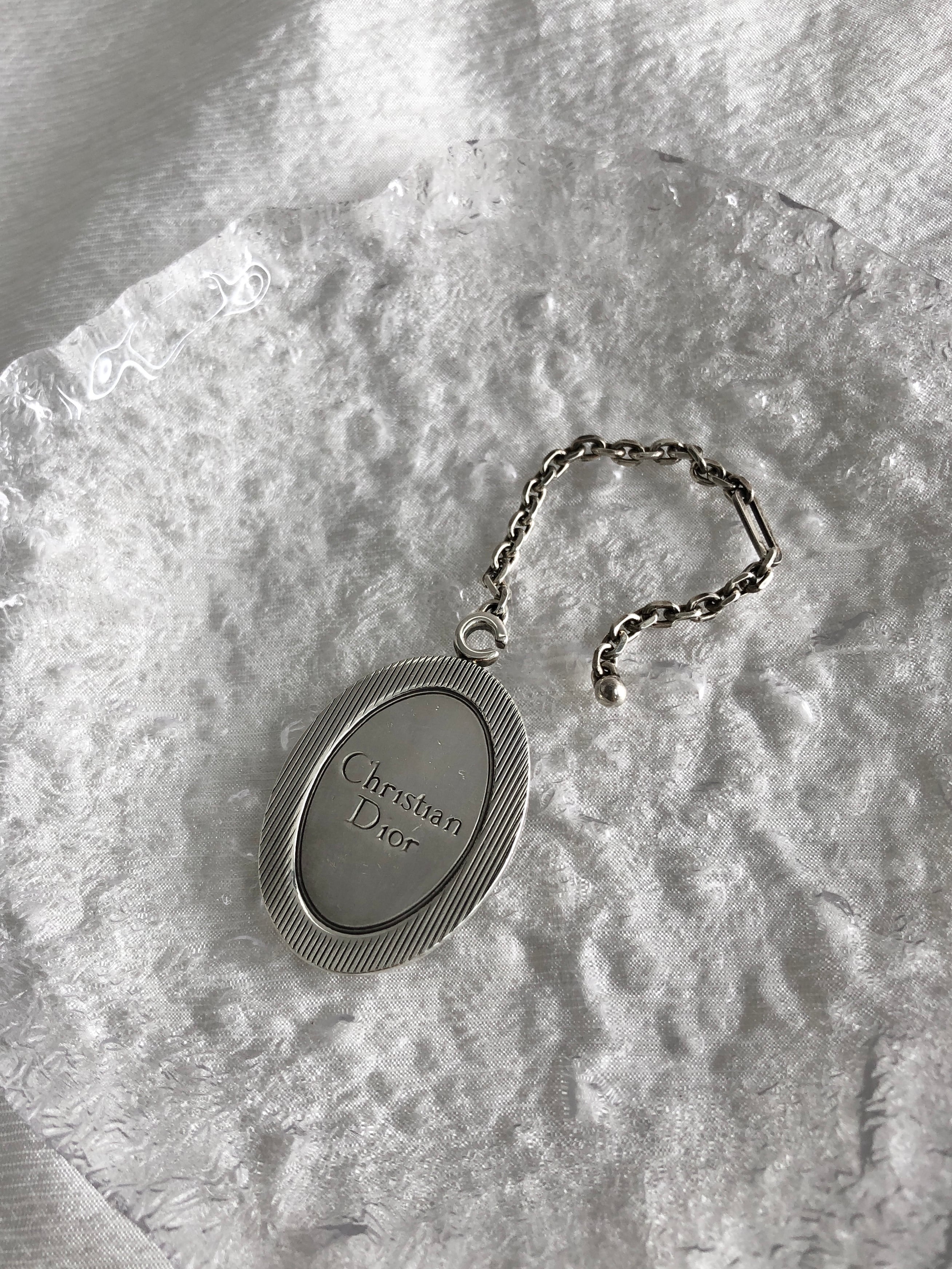 Christian Dior クリスチャン ディオール チャーム シルバー ロゴ