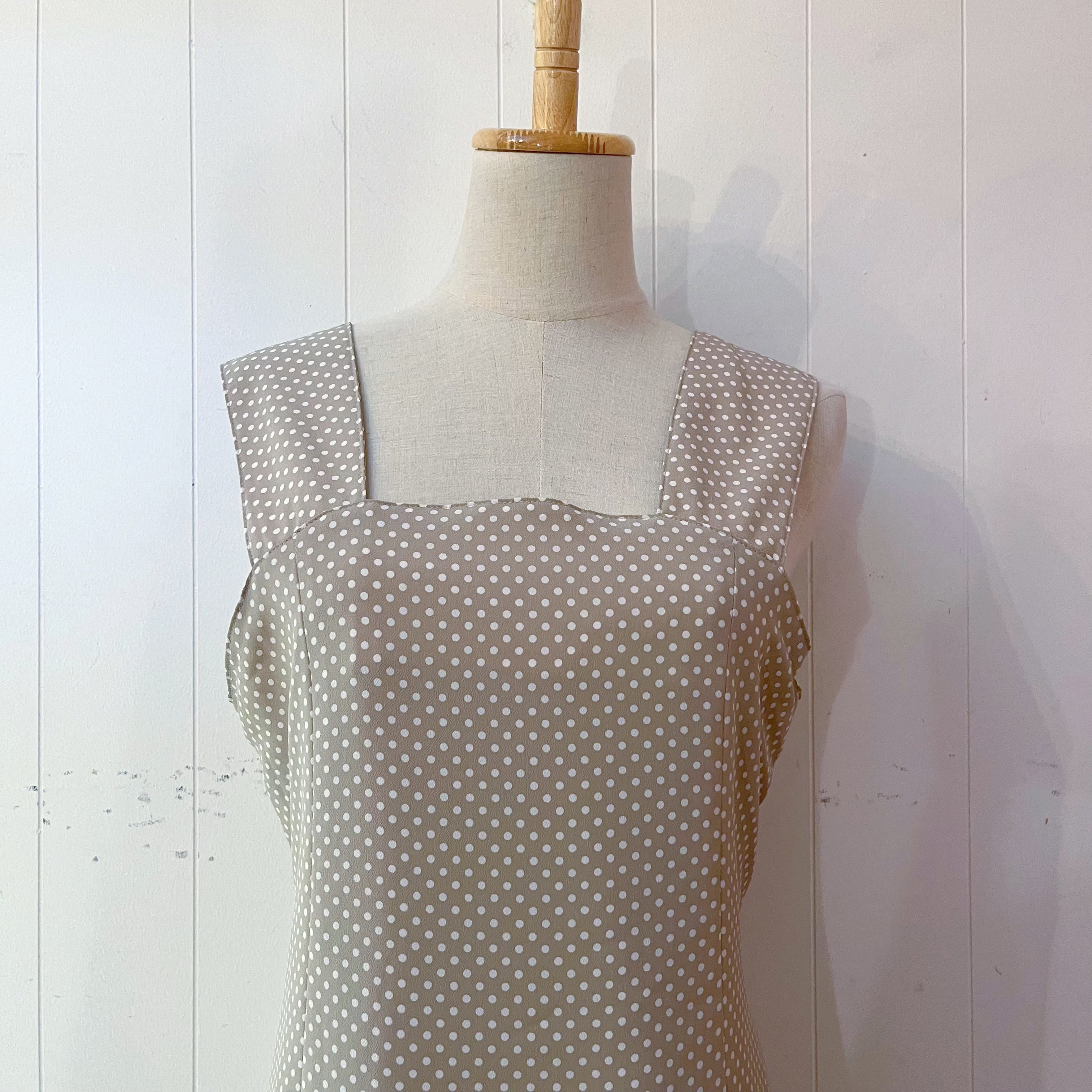 beige dot waist ribbon jumper skirt