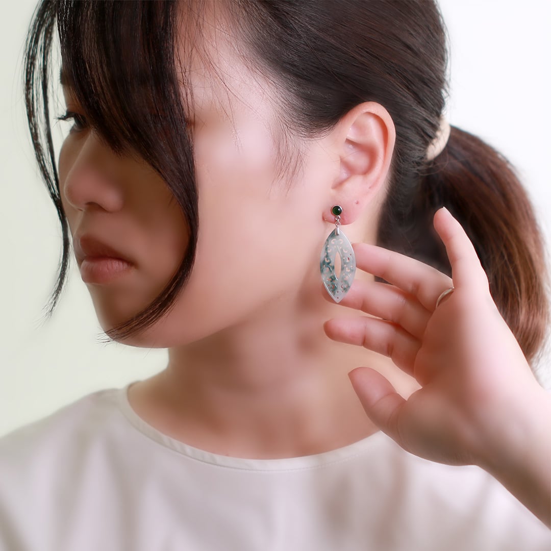 K18WG 透かし彫り翡翠ピアス A貨翡翠 jd_mm1180 | 【MeiNu（メイニュウ