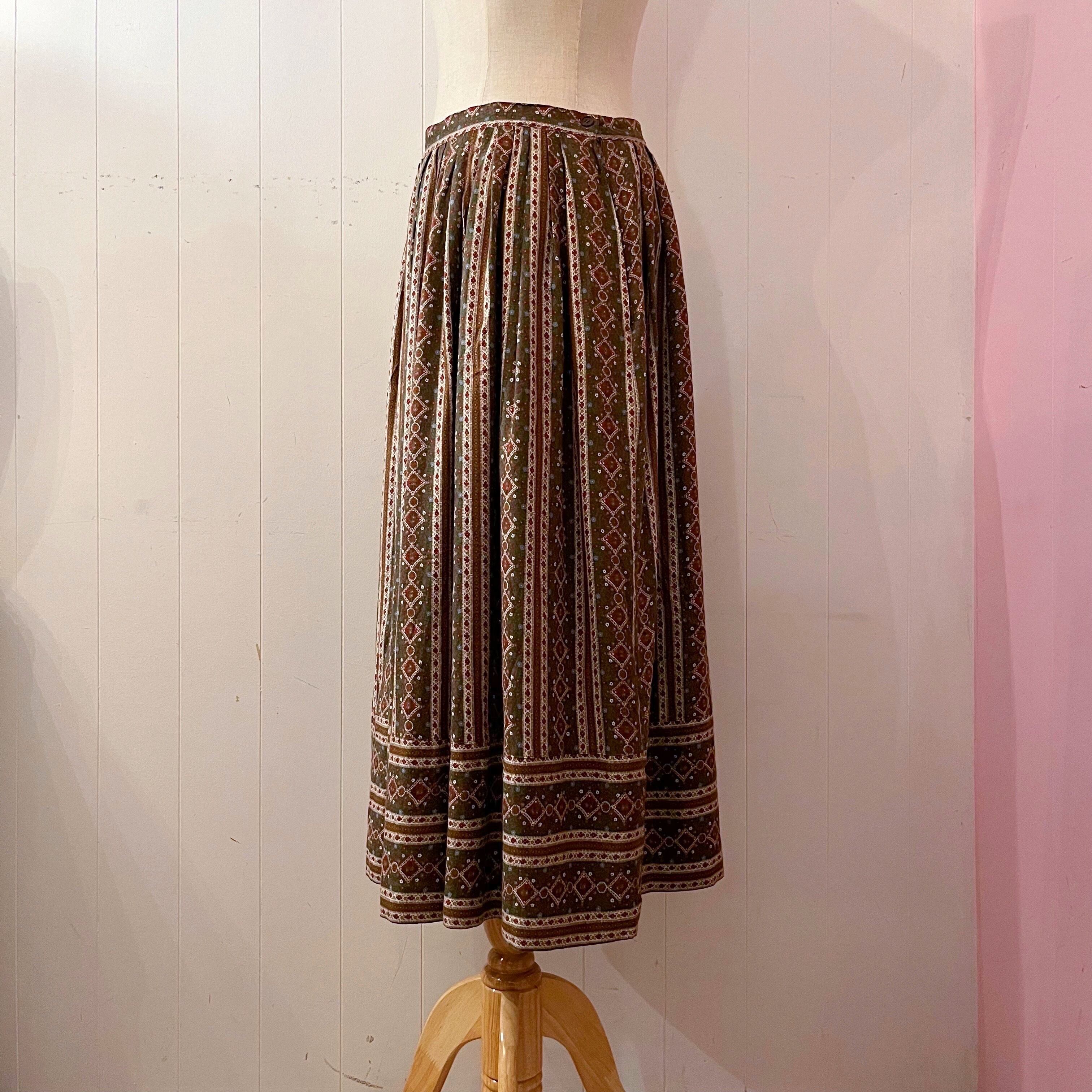 tyrolean line gather flare skirt