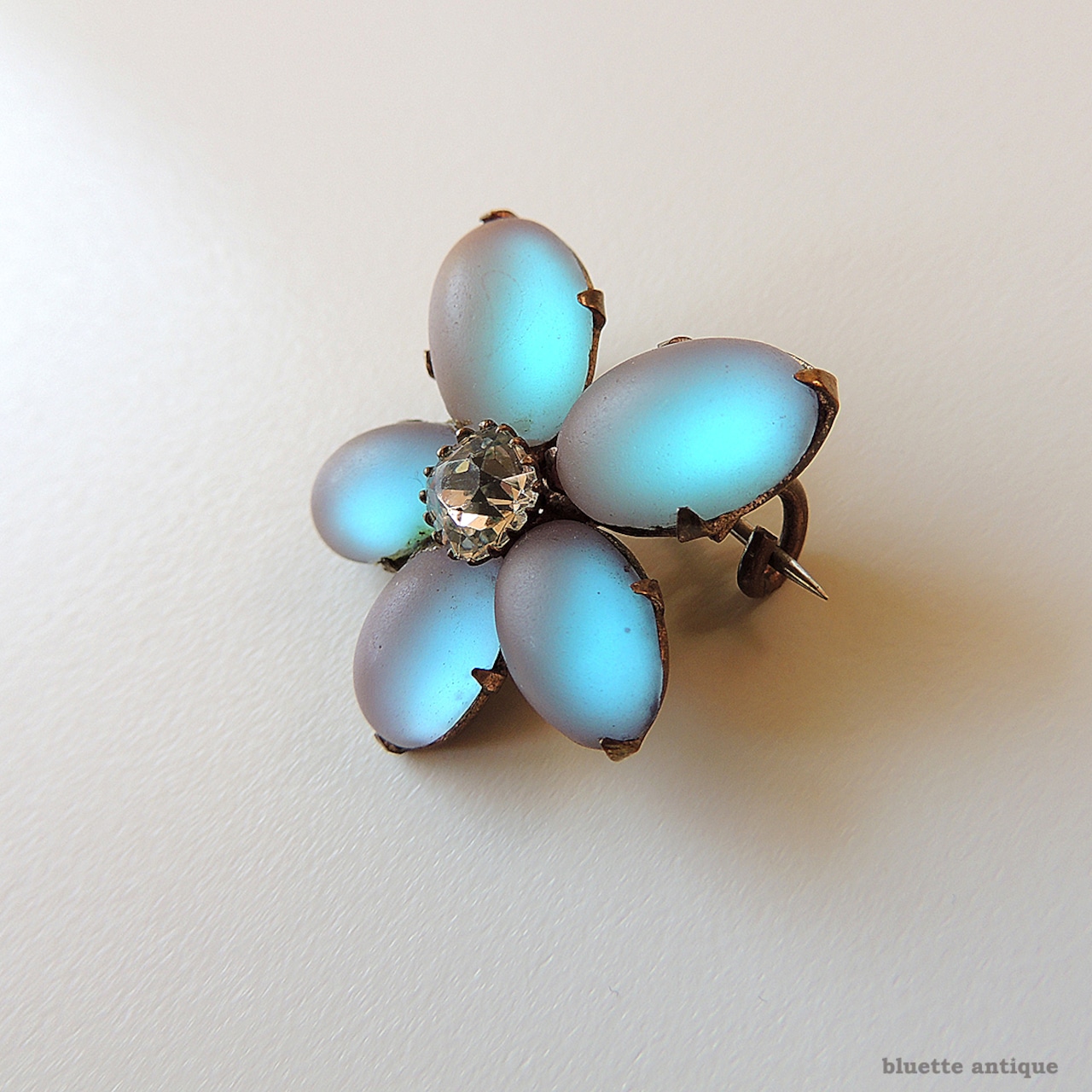 アンティークジュエリー サフィレット すみれ ブローチ【クリア】