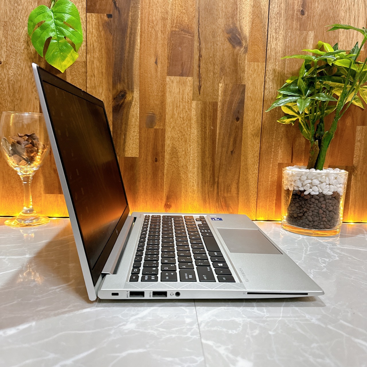 美品 最高峰i7/ HP EliteBook 830G8/SSD512GB/メモリ16GB/i7第11世代/ノートパソコン