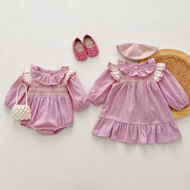 【取寄】甘々が可愛すぎるスモッキングフリルロンパース