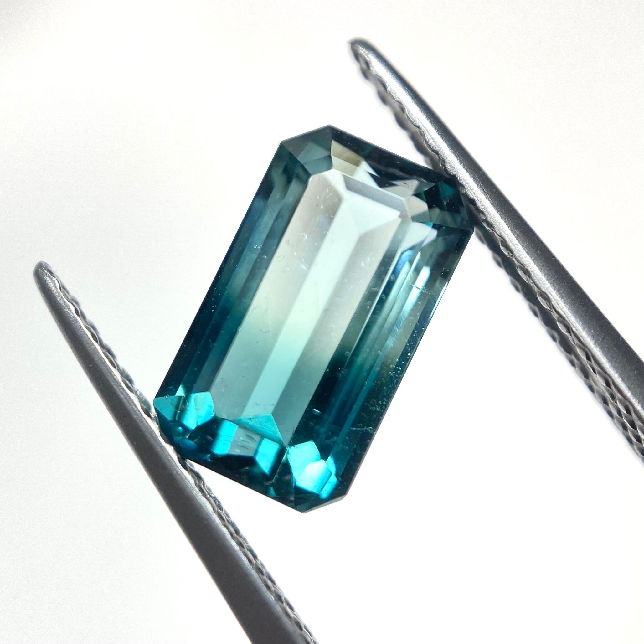 清流　高品質バイカラートルマリン