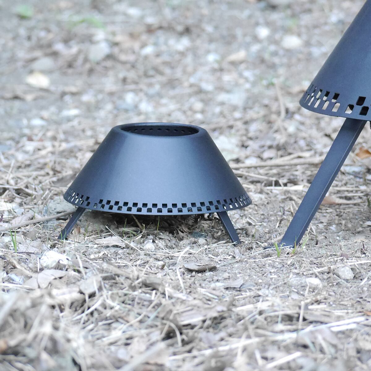 Iron Camp】二次燃焼焚火台 MININIJI | Iron Life BASE店