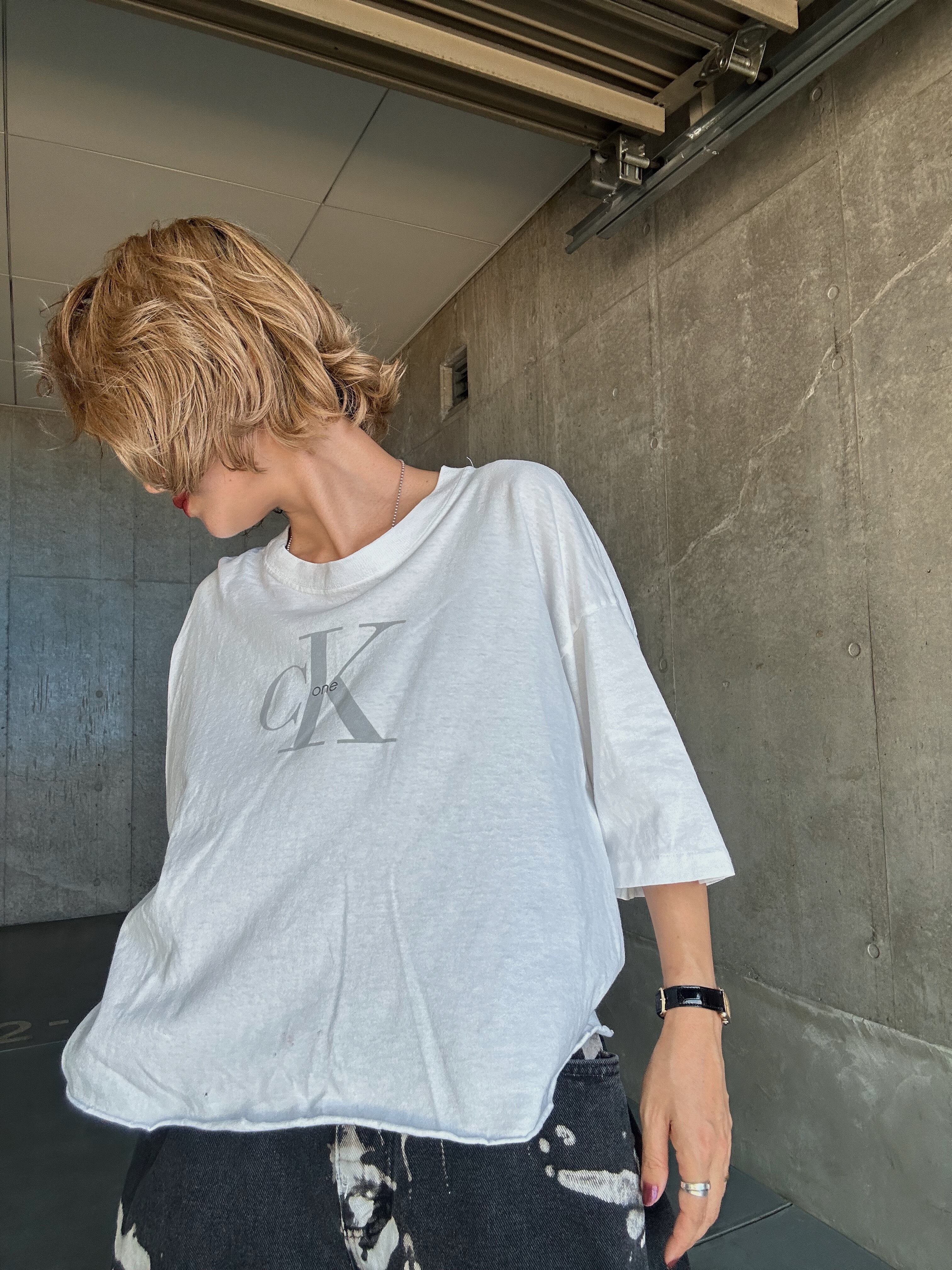 (CS2067)90‘s OLD Calvin Klein cut off printed T-shirt made in USA