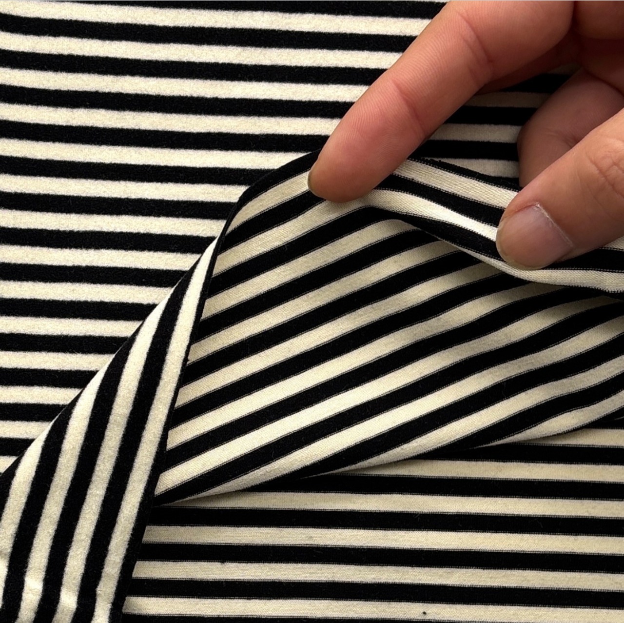 ★TB710◆2m◆綿ポリウレタン混ベア天竺ニット生地◆ボーダー