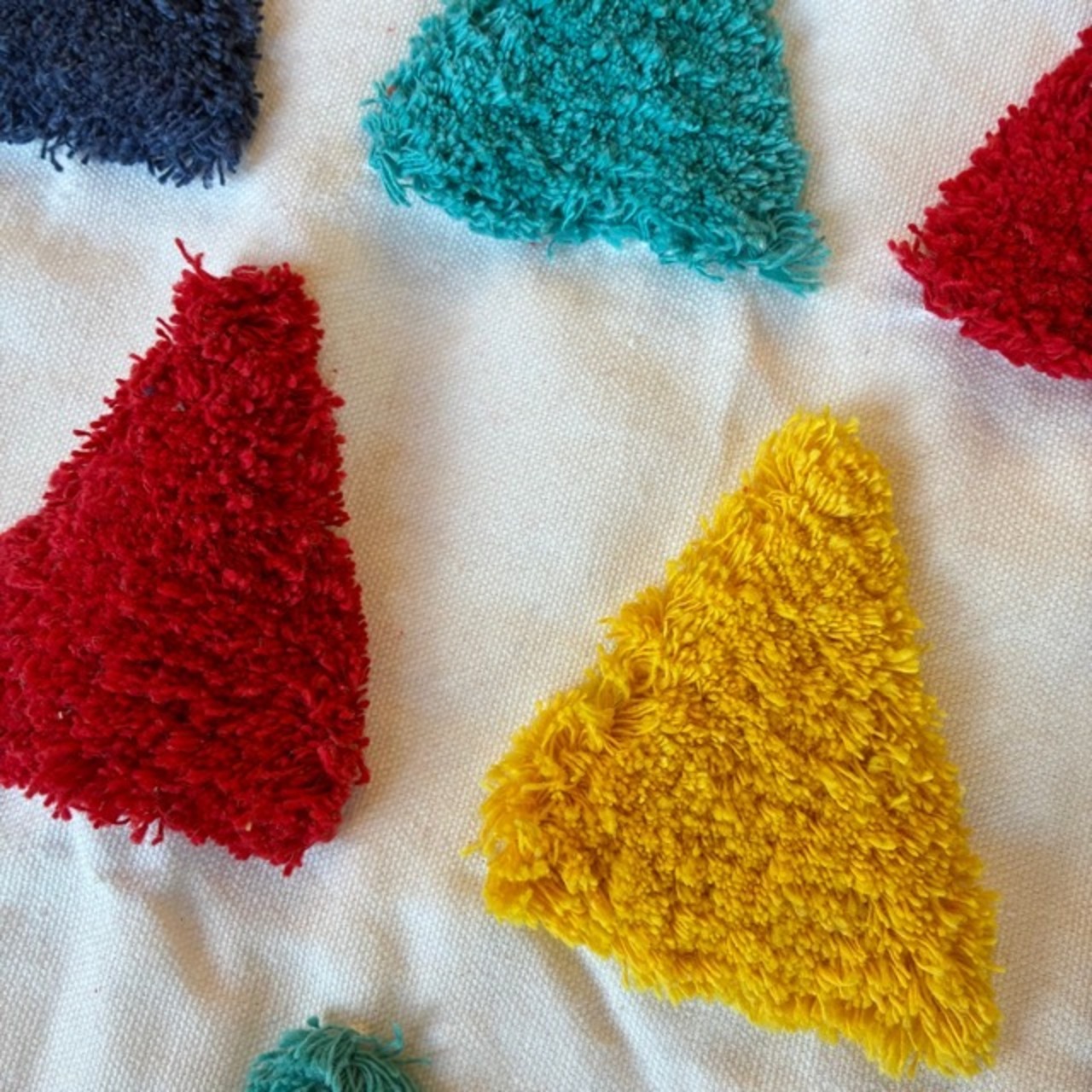 TOPANGA Homefurnishing  Rainbow Colorful Cushion Cover Triangle レインボーカラフルクッションカバー　トライアングル　45×45cm　フリンジ付き　刺繍　カバーのみ　インナークッション