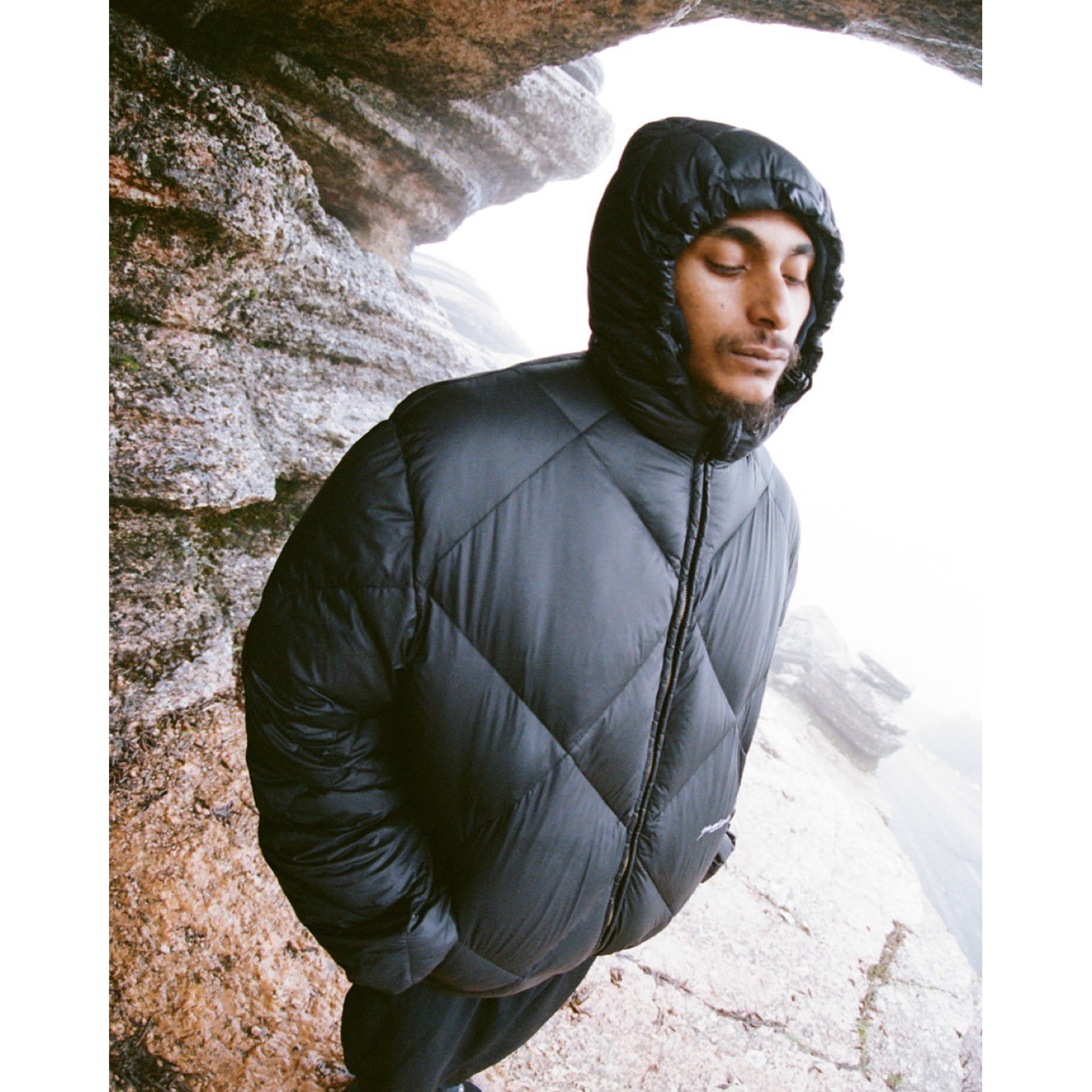 YARDSALE / DIAMOND DOWN PUFFER JACKET NAVY | THE NEWAGE CLUB