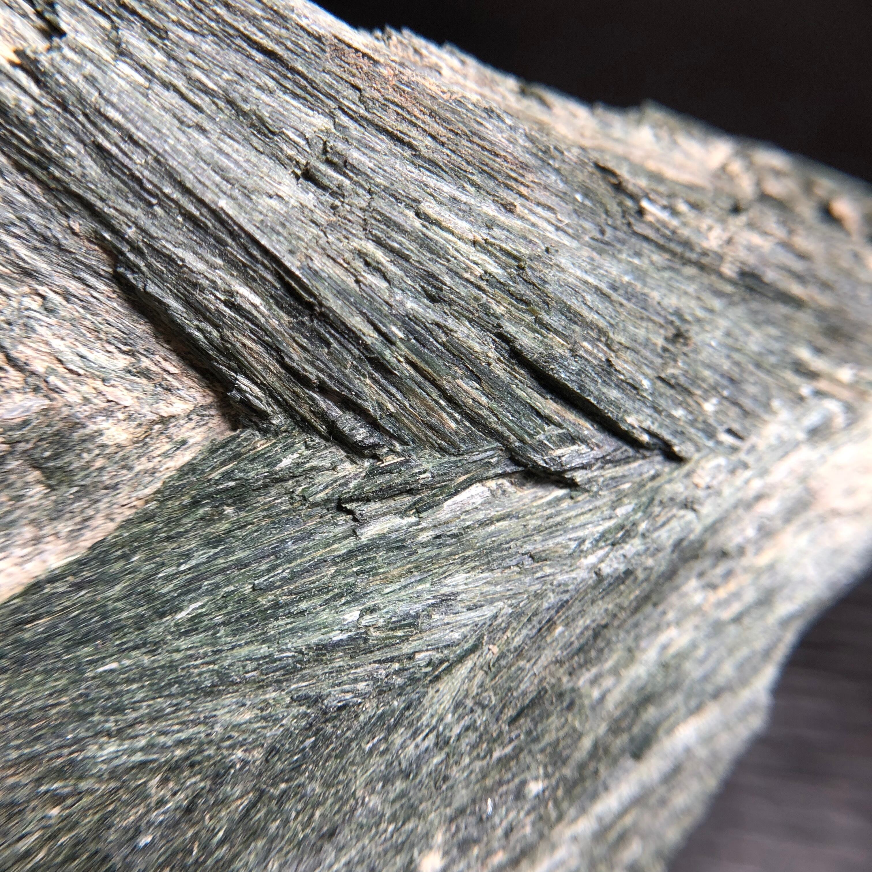 アクチノライト 緑閃石、角閃石 原石 90,3g AT005 | 鉱物 天然石