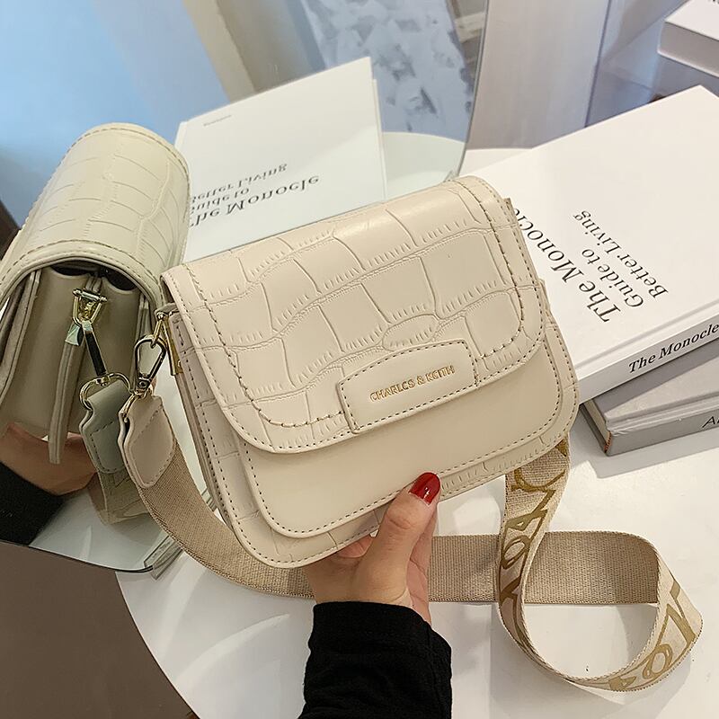 Shangxin小さなバッグ女性バッグ2020新しいトレンディなファッション小さなckメッセンジャーバッグバージョンのネット赤テクスチャシングルショルダー小さな正方形のバッグ Tiancai_Wing_Bag6887366