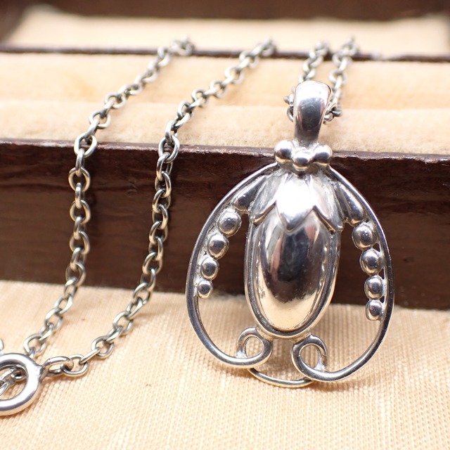 Georg Jensen ヘリテージコレクション シルバーペンダント｜1990年 ペンダント・オブ・ザ・イヤー アールヌーヴォーデザイン 46cm MOP00300