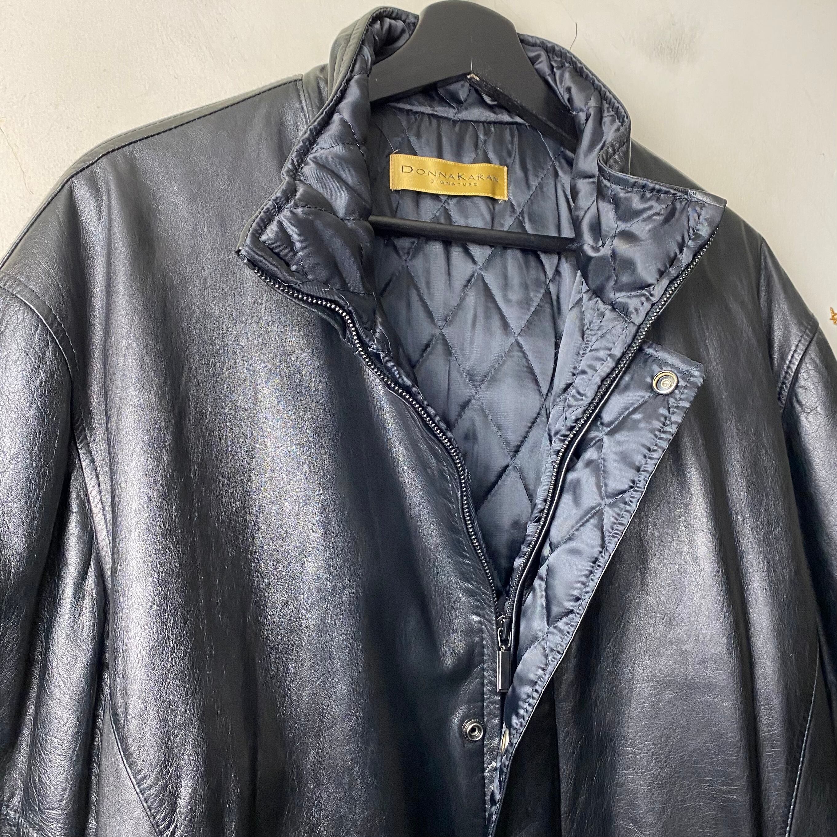 安い 激安 プチプラ 高品質 DONNA KARAN SIGNATURE LEATHER JACKET