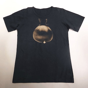 月うさぎ_Tシャツ（黒）