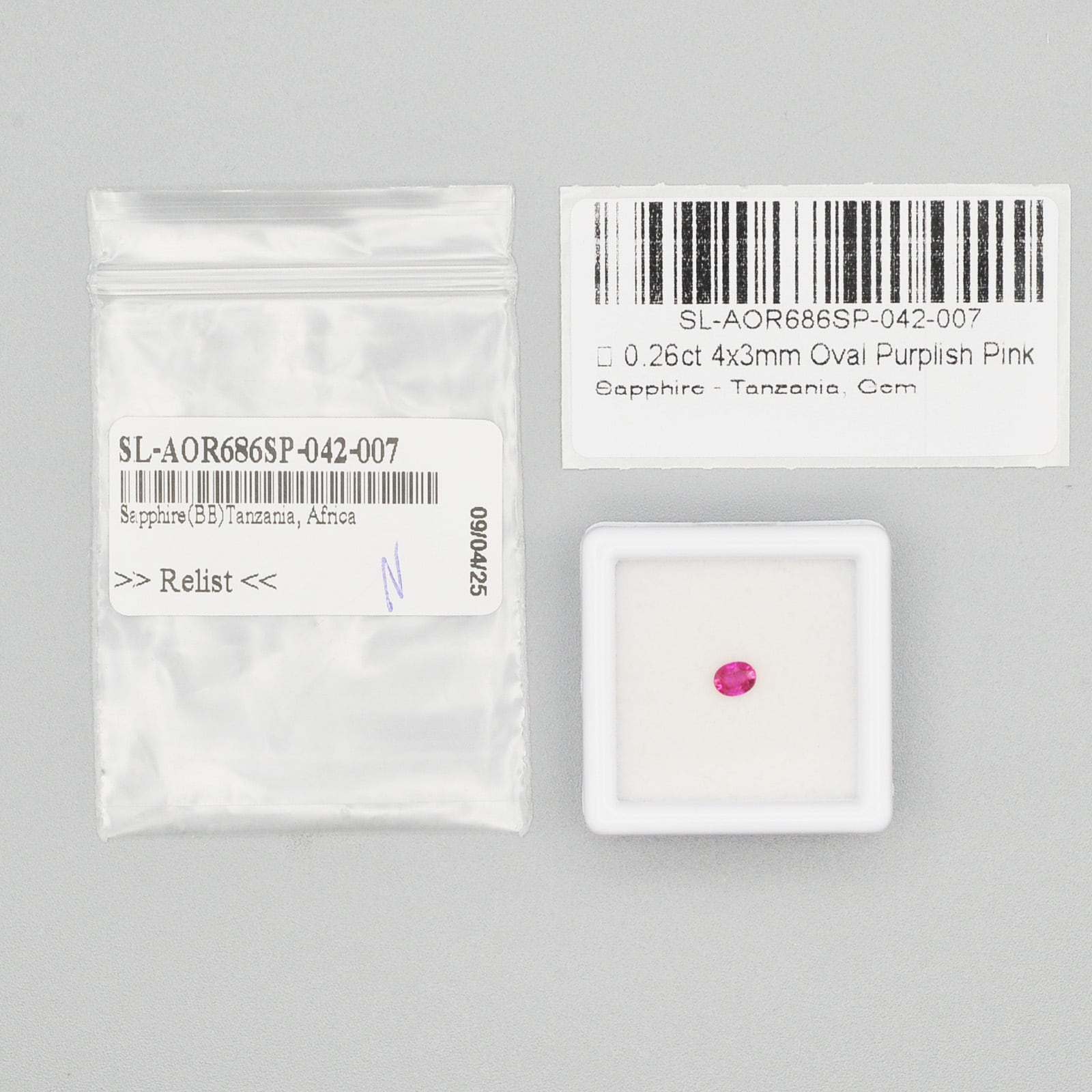ピンクサファイア 0.26ct ネオンカラー ジェムデータラベル付