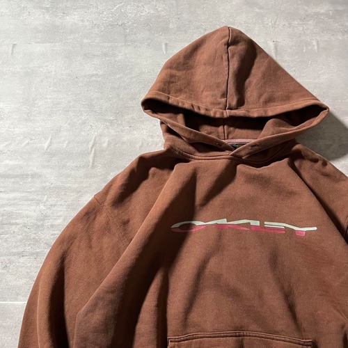 Oakley / center big logo hoodie size M