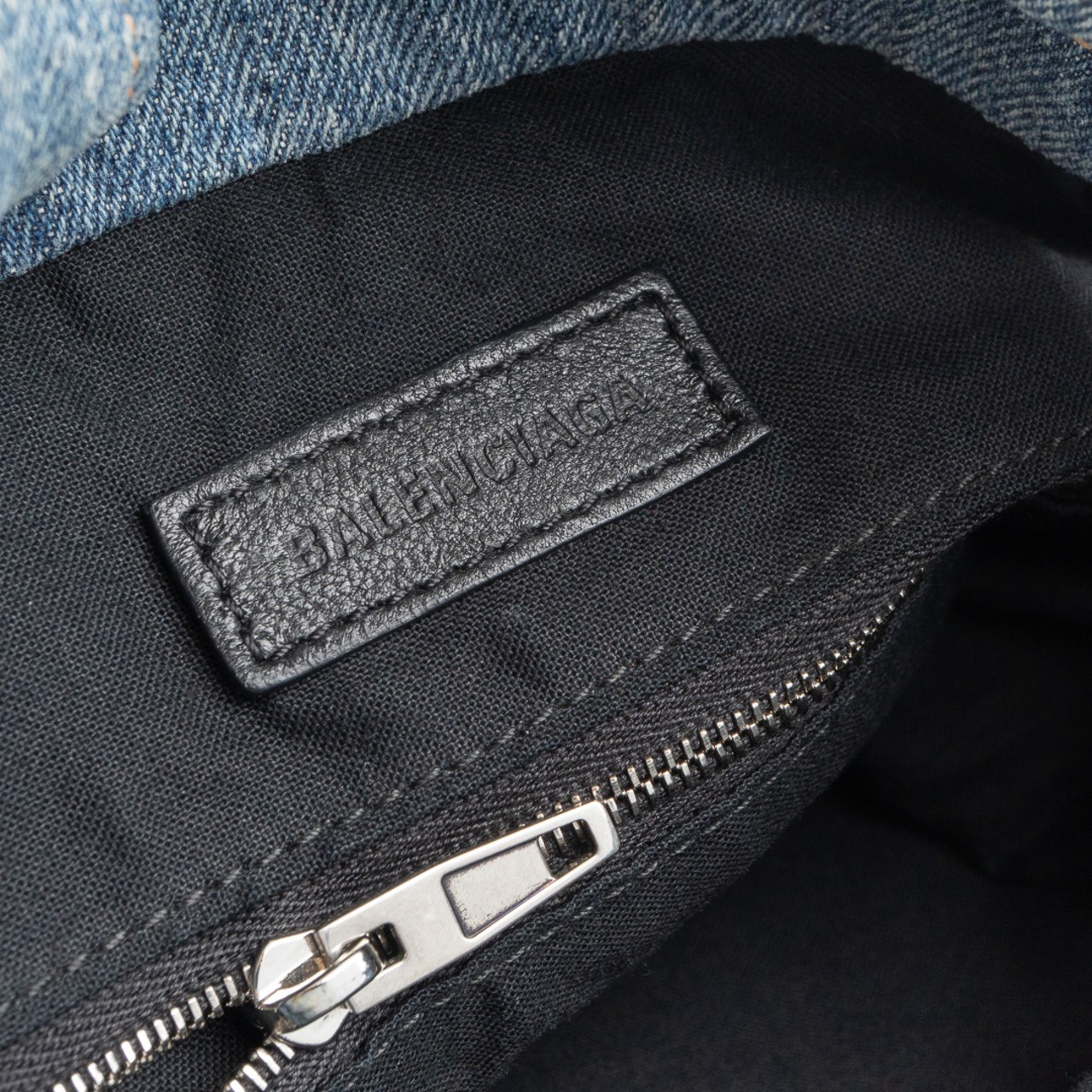 バレンシアガ クラッシュ スモール トートバッグ デニム SS24