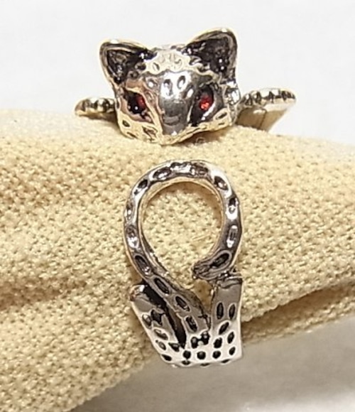 ファッションリング　猫リング　猫の指輪  3897CR