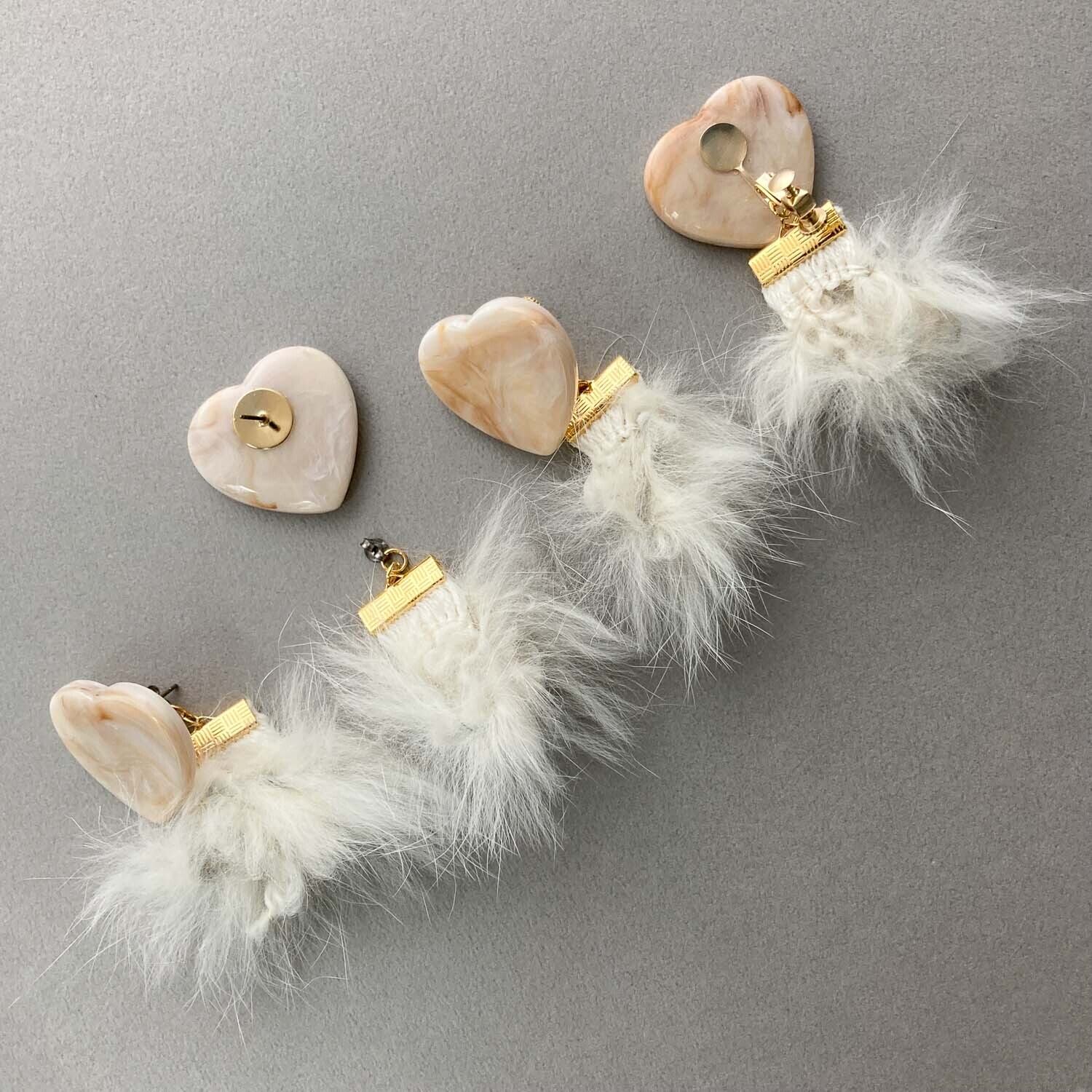 ふわふわファーとハートの〈ピアス/イヤリング〉 | Dua-アクセサリー