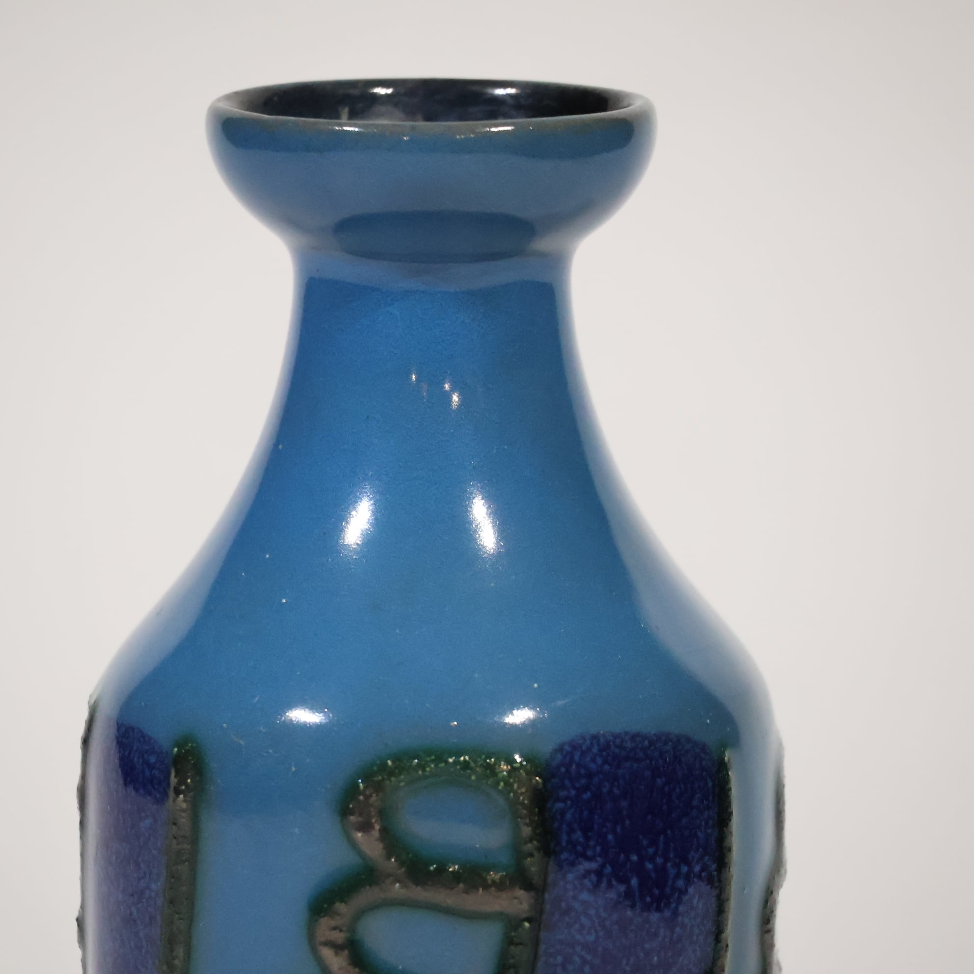 Strehla-- 16.9cm | Fat Lava & German Art Pottery
