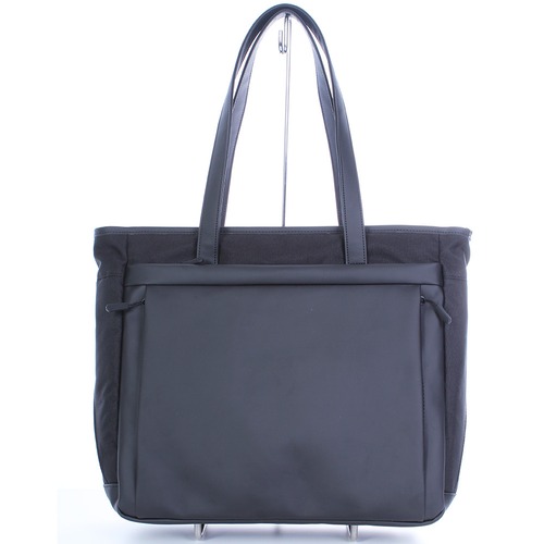 スポーティなデザインと抜群の機能性を兼ねたアスレジャートートバッグ