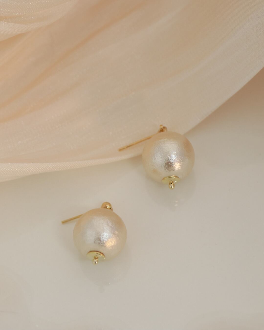 コットンパールゴールドピアス G25079