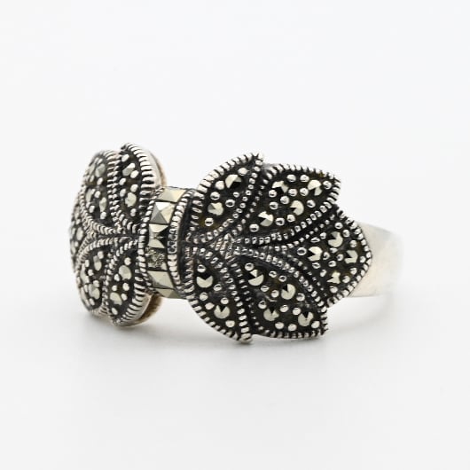 Marcasite Accent Graceful Bowtie Design Ring #16.0 / Denmark