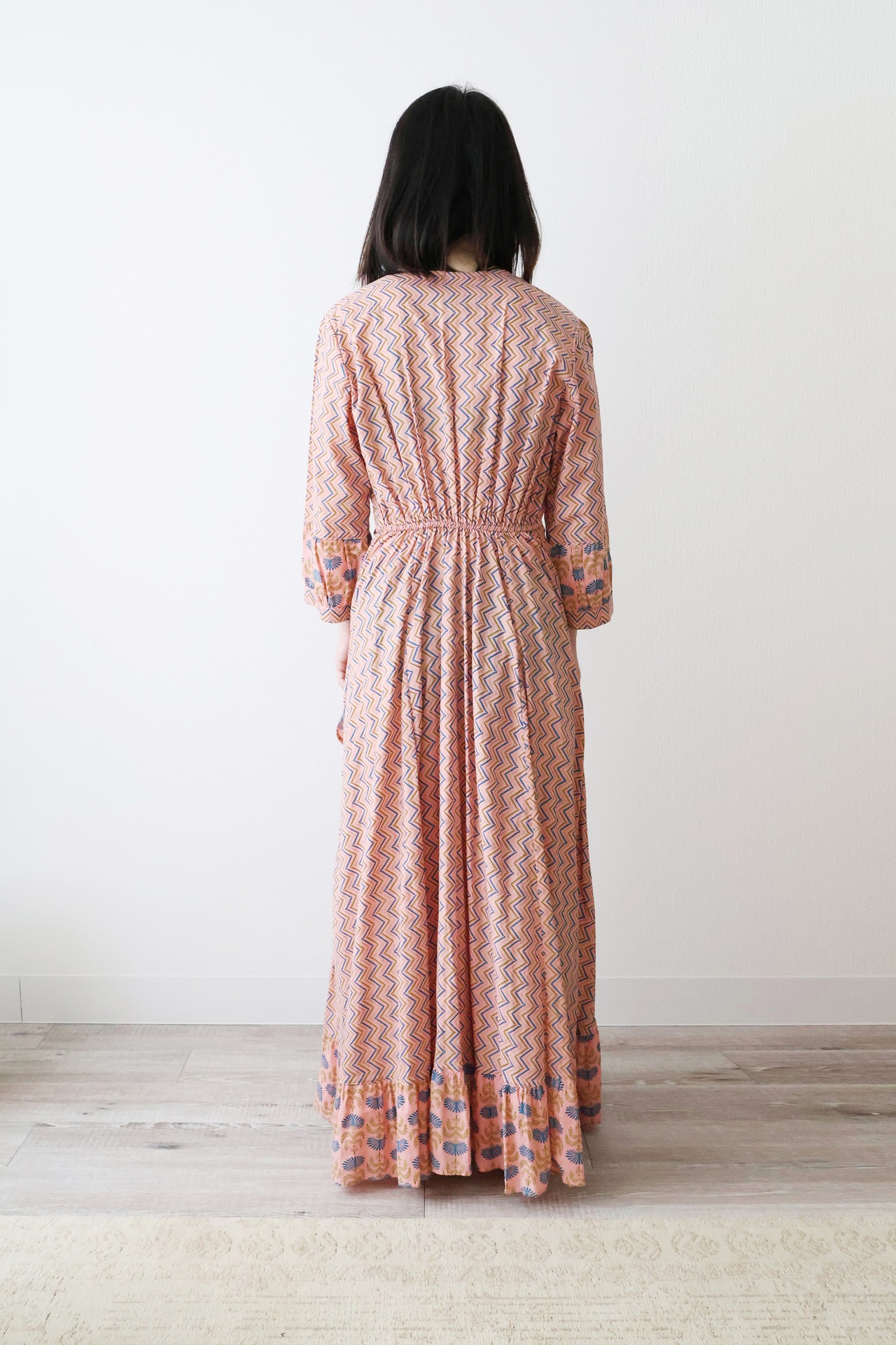 【Cheva Maharanee】七分袖Vネックロングワンピース pink