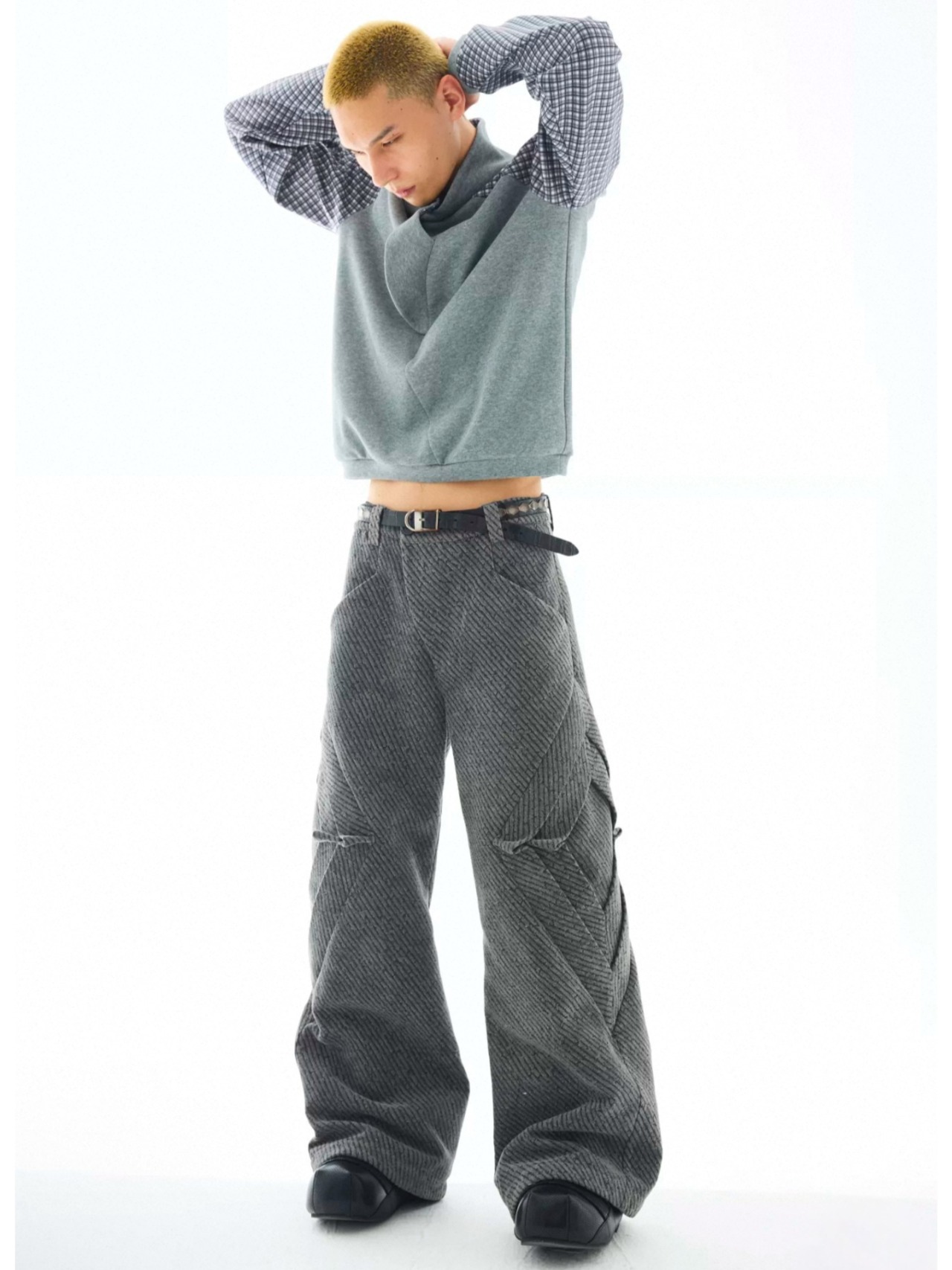 54A0 Pleated Trousers Geometric Texture