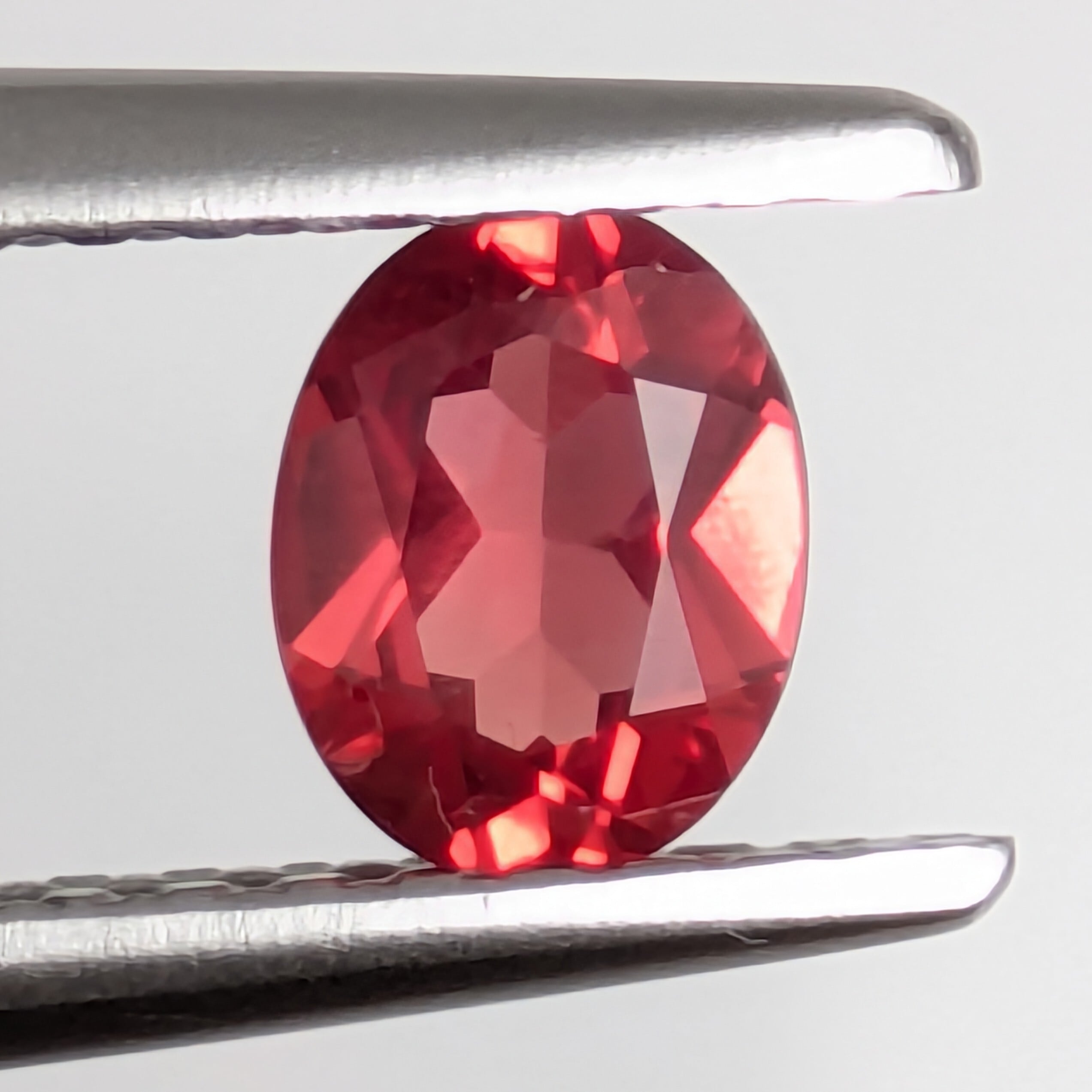 【ミャンマー(モゴック)産】スピネル結晶3色セット スピネル ルース ミャンマー・モゴック産【0.41ct】PRO209387 | Gem's