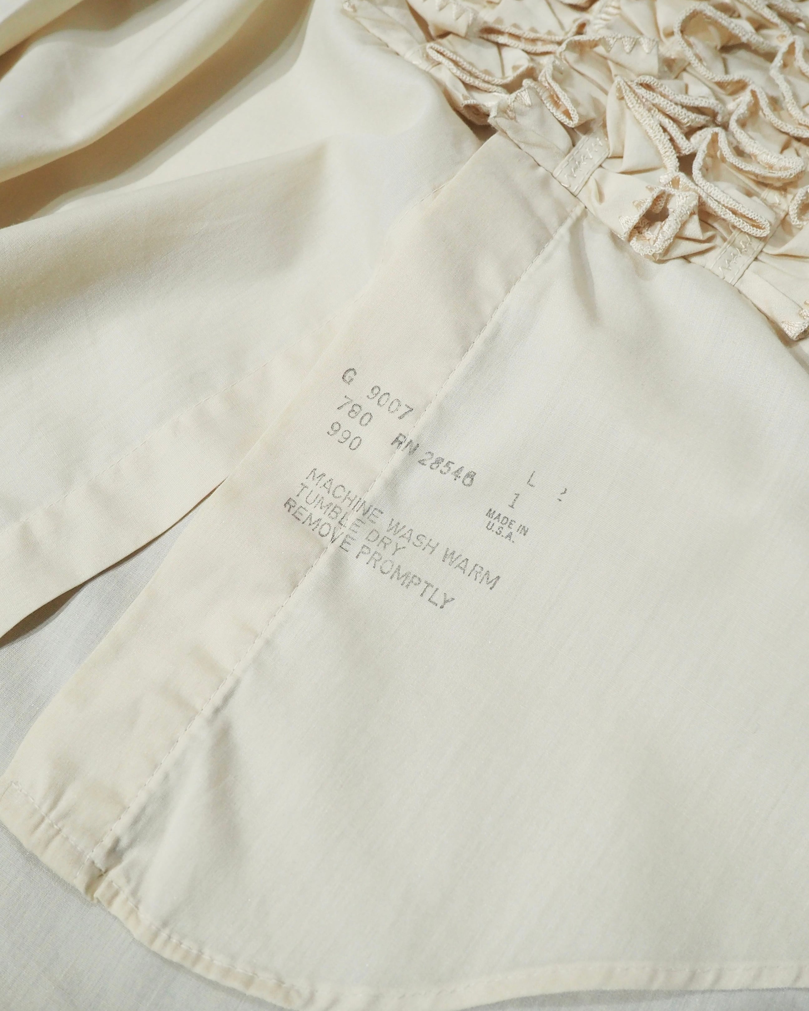 1970s ” Made in USA ” Beautiful Frill vintage Drape loose shirt