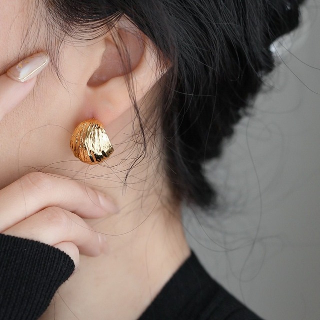 テクスチャード ドーム型 ピアス　2col　H10229