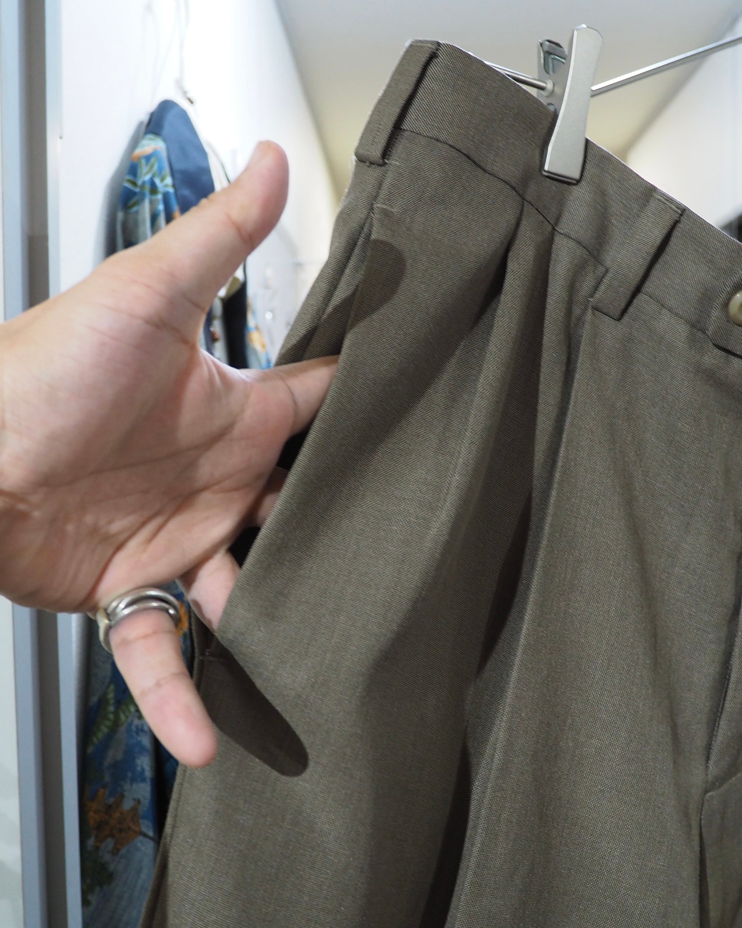 ” Perry Ellis ” Two tuck Wide slacks Shorts