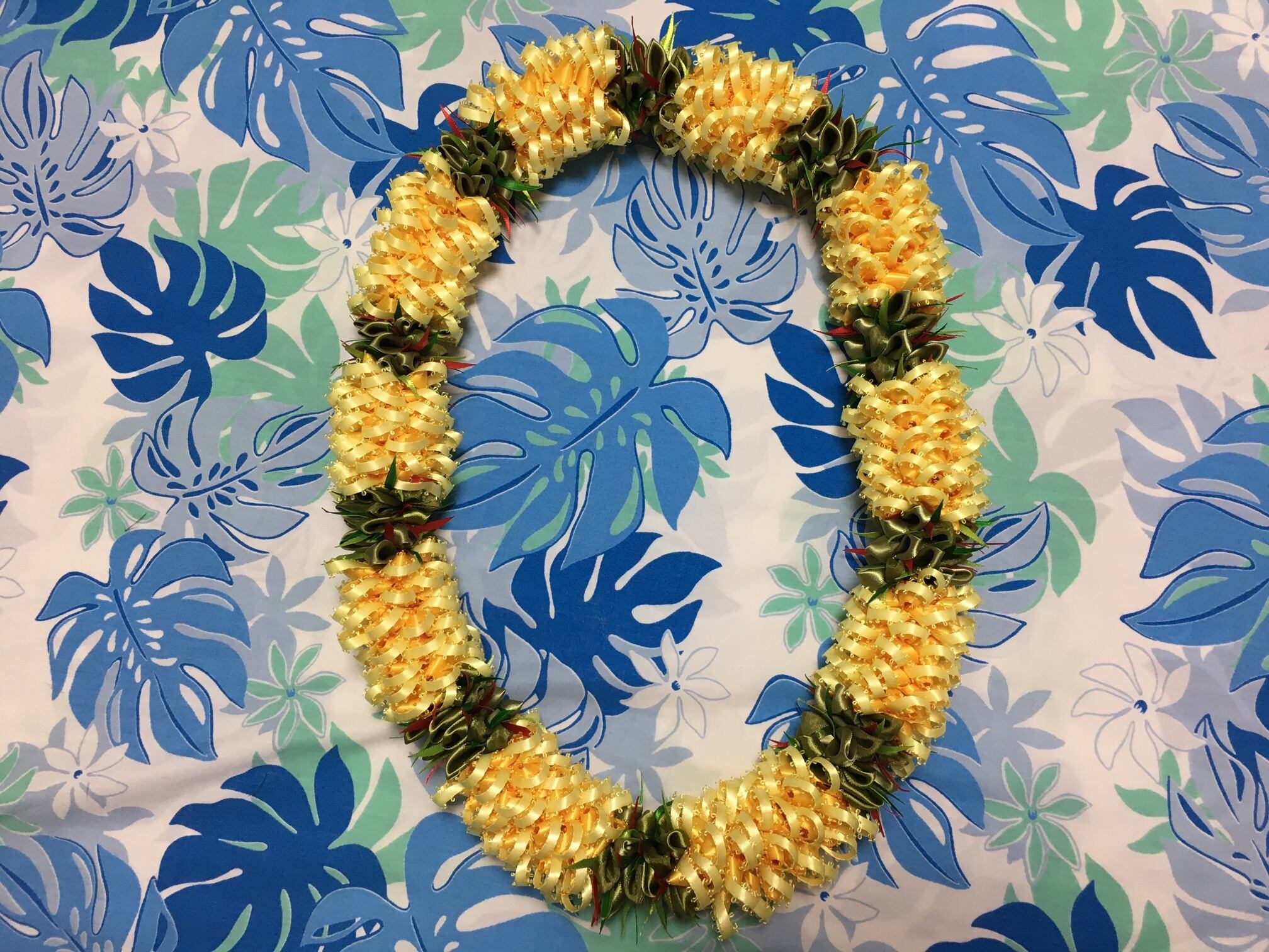 ハワイアンリボンレイ（クロッシェ他） クロシェットレイ作成キット リコ・レフアのリボンロゼットレイ