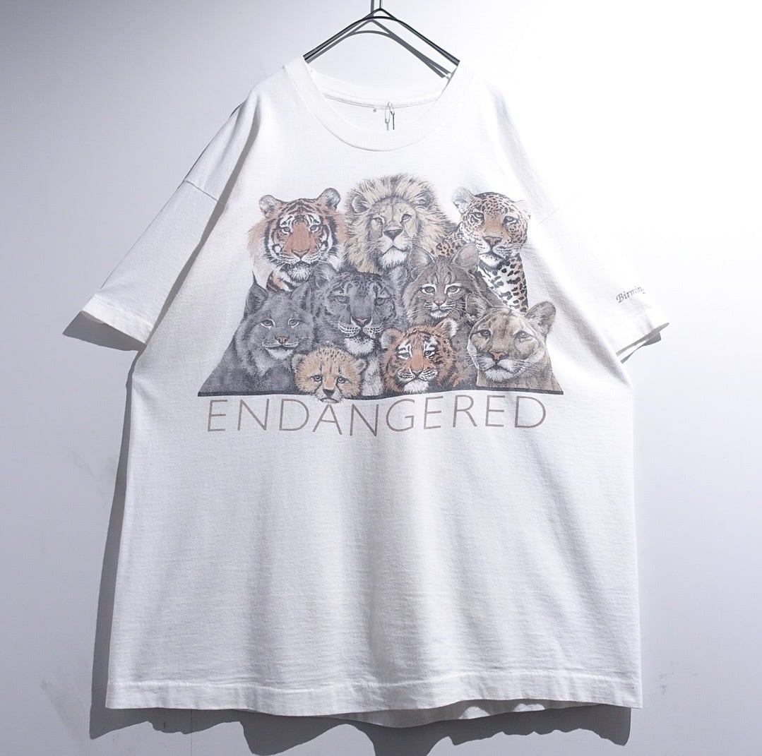 90s White Feline Animal Print Design T-Shirt