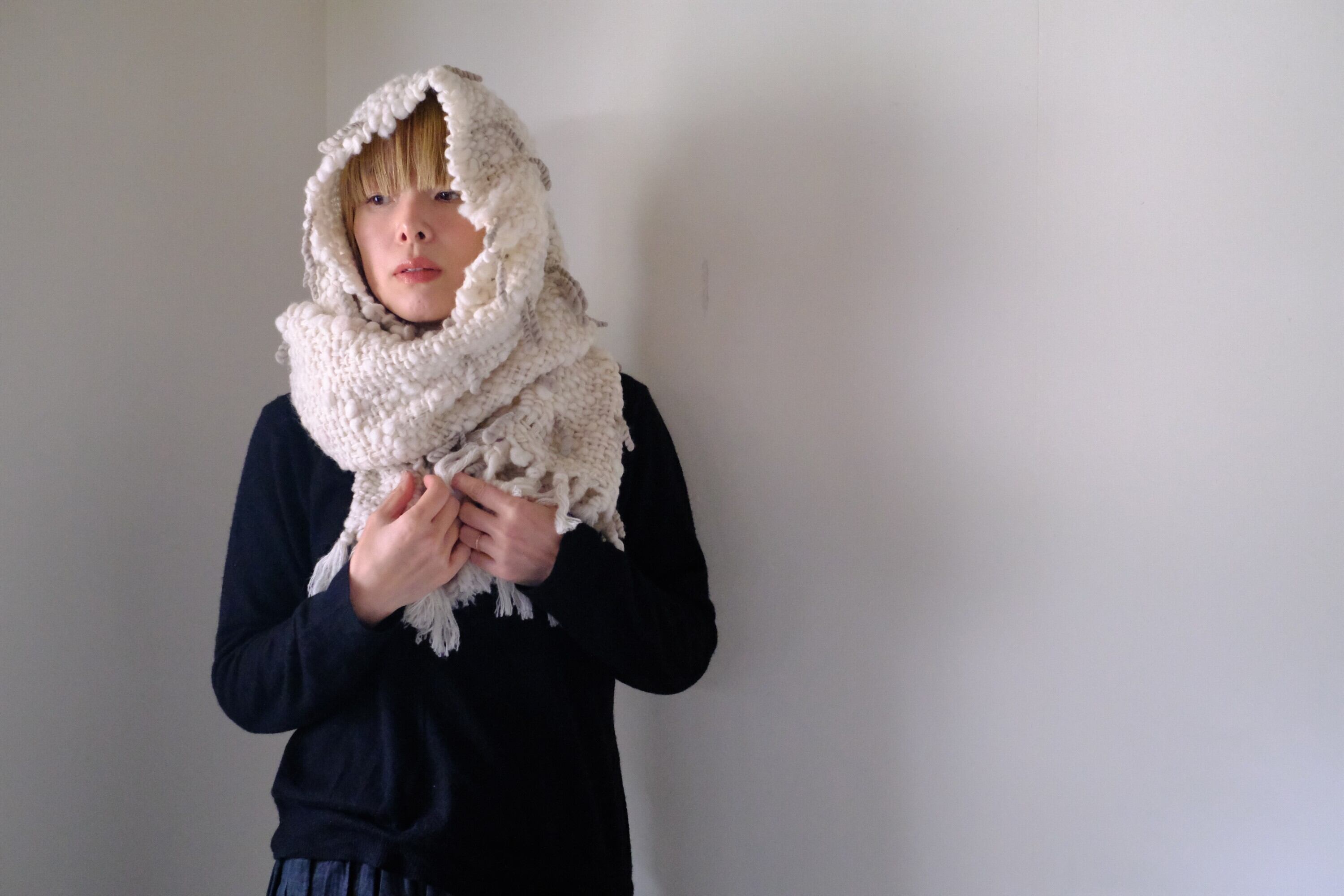 手紡ぎ糸のマフラー　o-0537