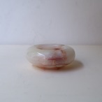 ピンクとホワイトのジュエリートレイ