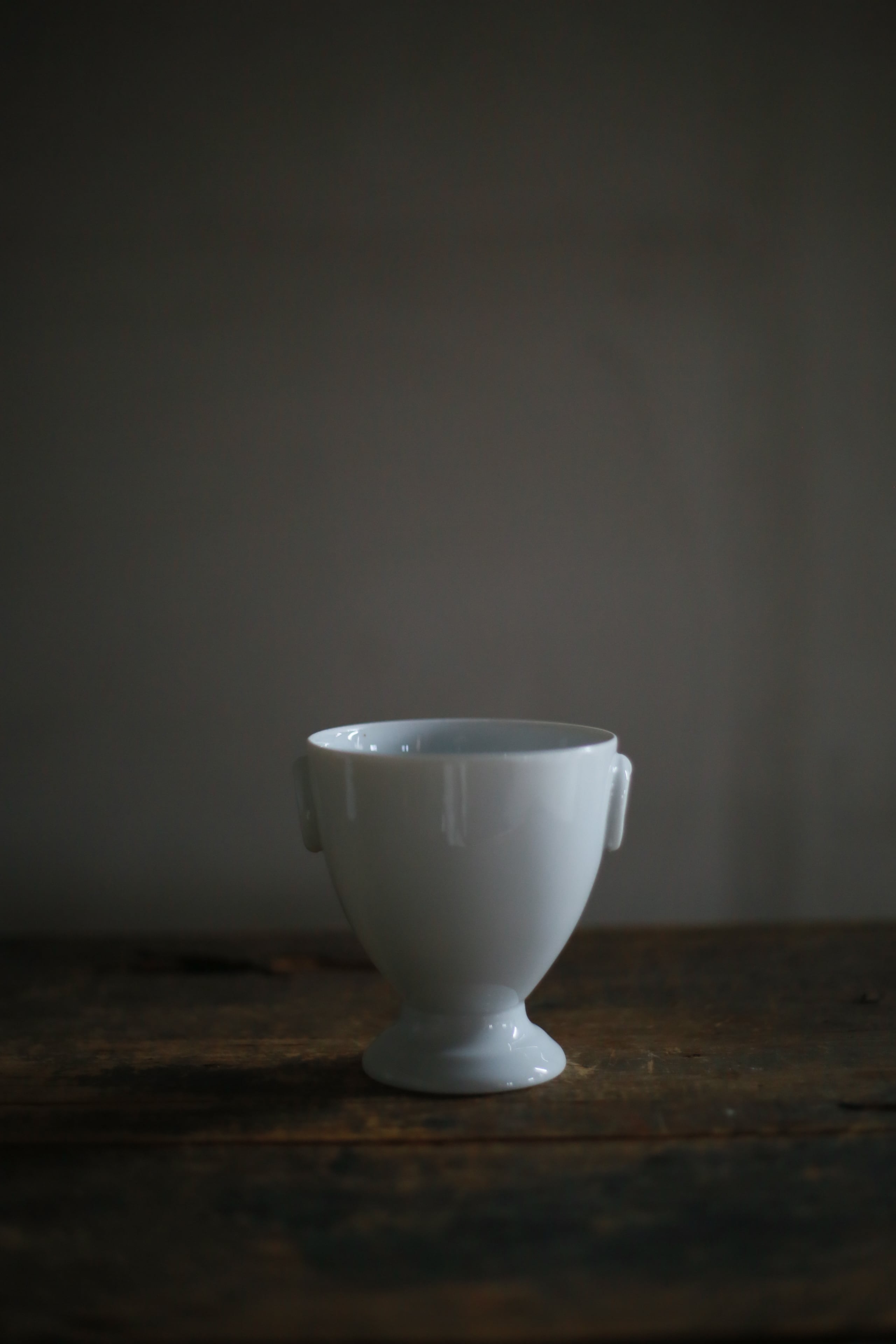 古い国産の白磁ゴブレット