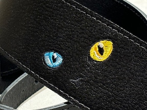 耳付きねこ刺繍ストラップ