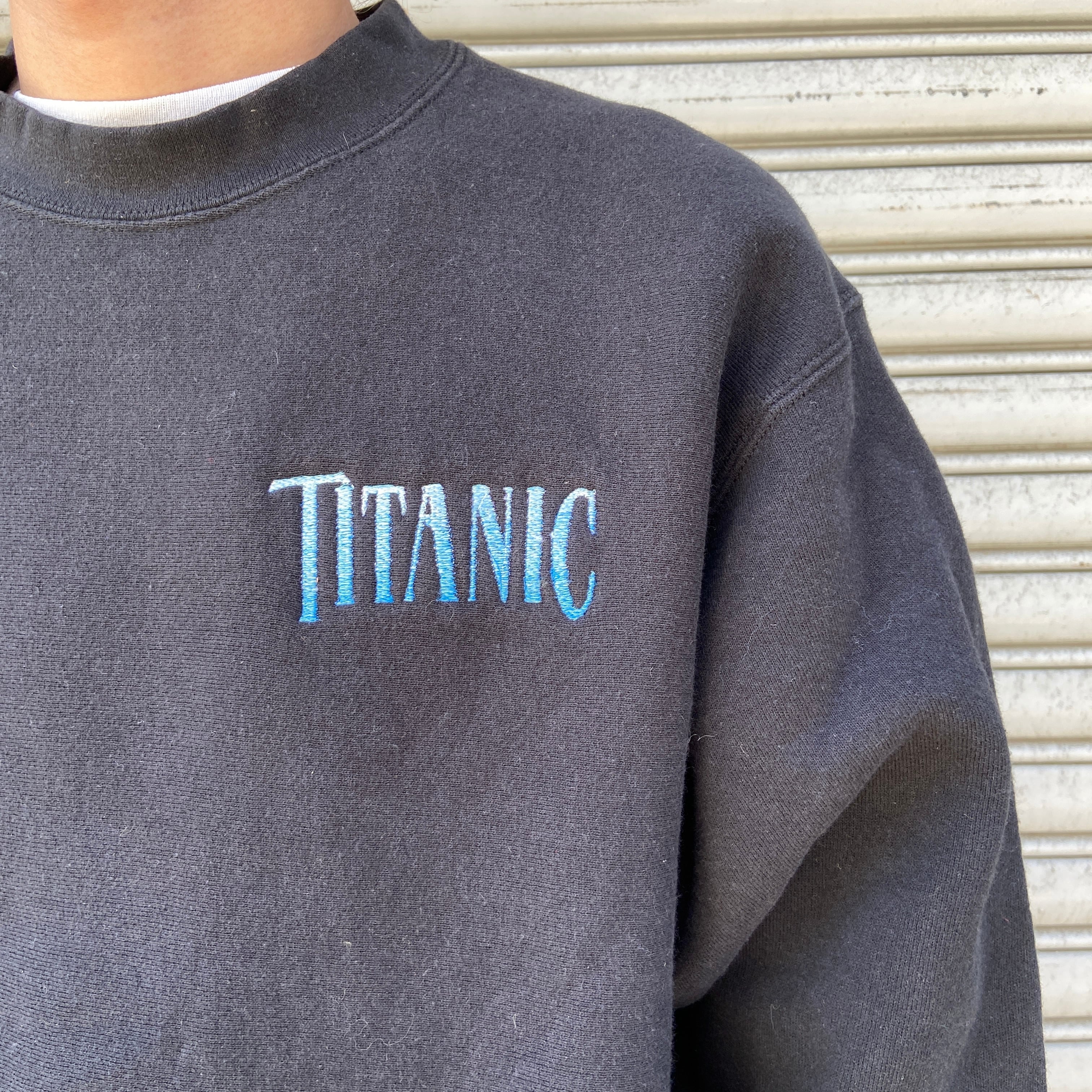 美品 90s USA製 タイタニックロゴ刺繍スウェット ムービー 美品 90s USA製 タイタニックロゴ刺繍スウェット ムービー