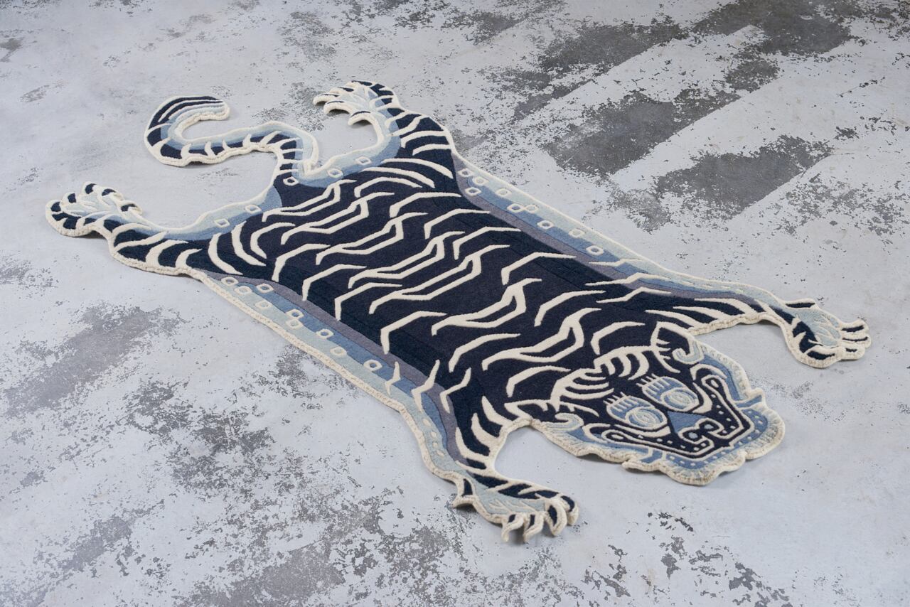 チベタンラグ　タイガーラグ　D Tibetan Tiger Rug 《Mサイズ•ウール・オリジナル3・インディゴカラー