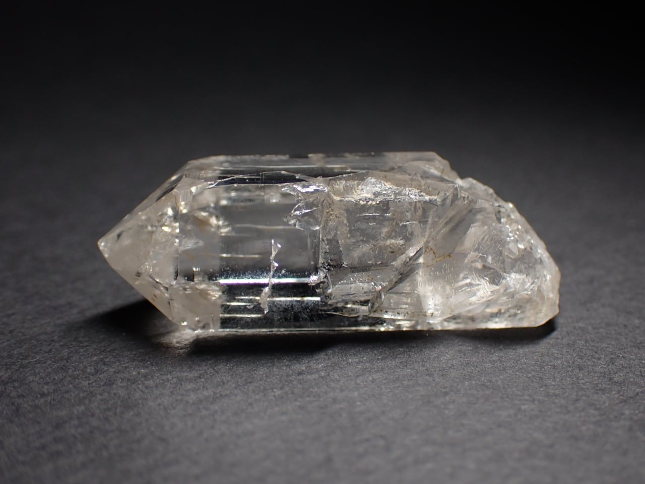 インド マニハール産 ヒマラヤ水晶/Himalayan Quartz 原石 A-QRZ671