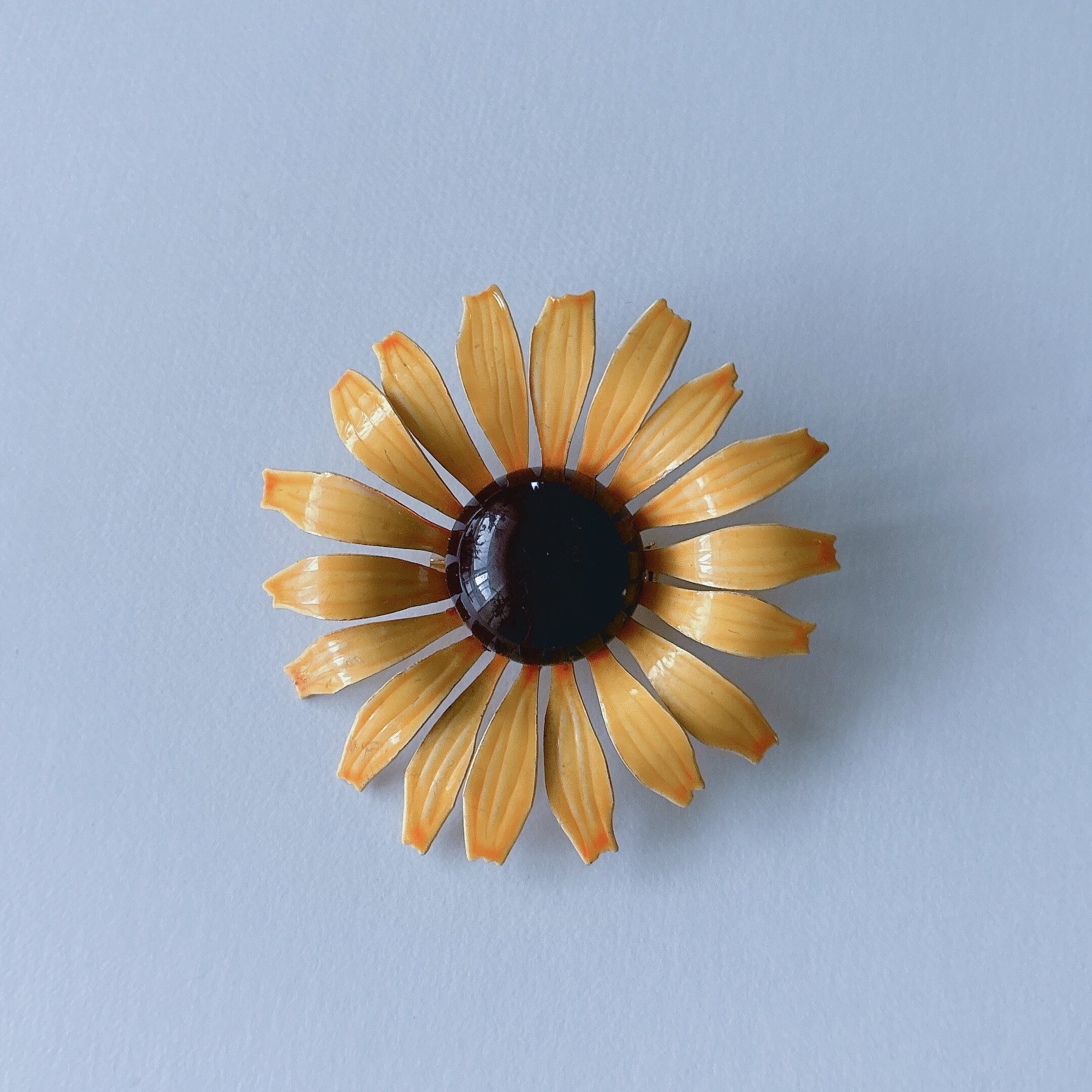 Vintage 60s - 70s orange brown enamel flower brooch ヴィンテージ