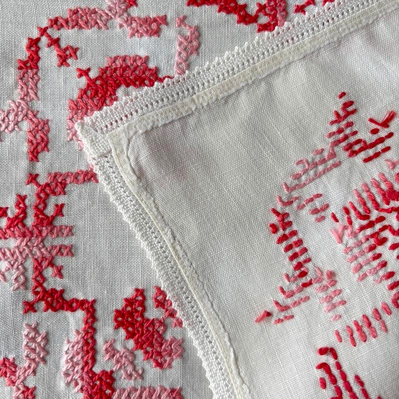 テーブルセンター テーブルマット クロスステッチ刺繍 縁レース ピンク