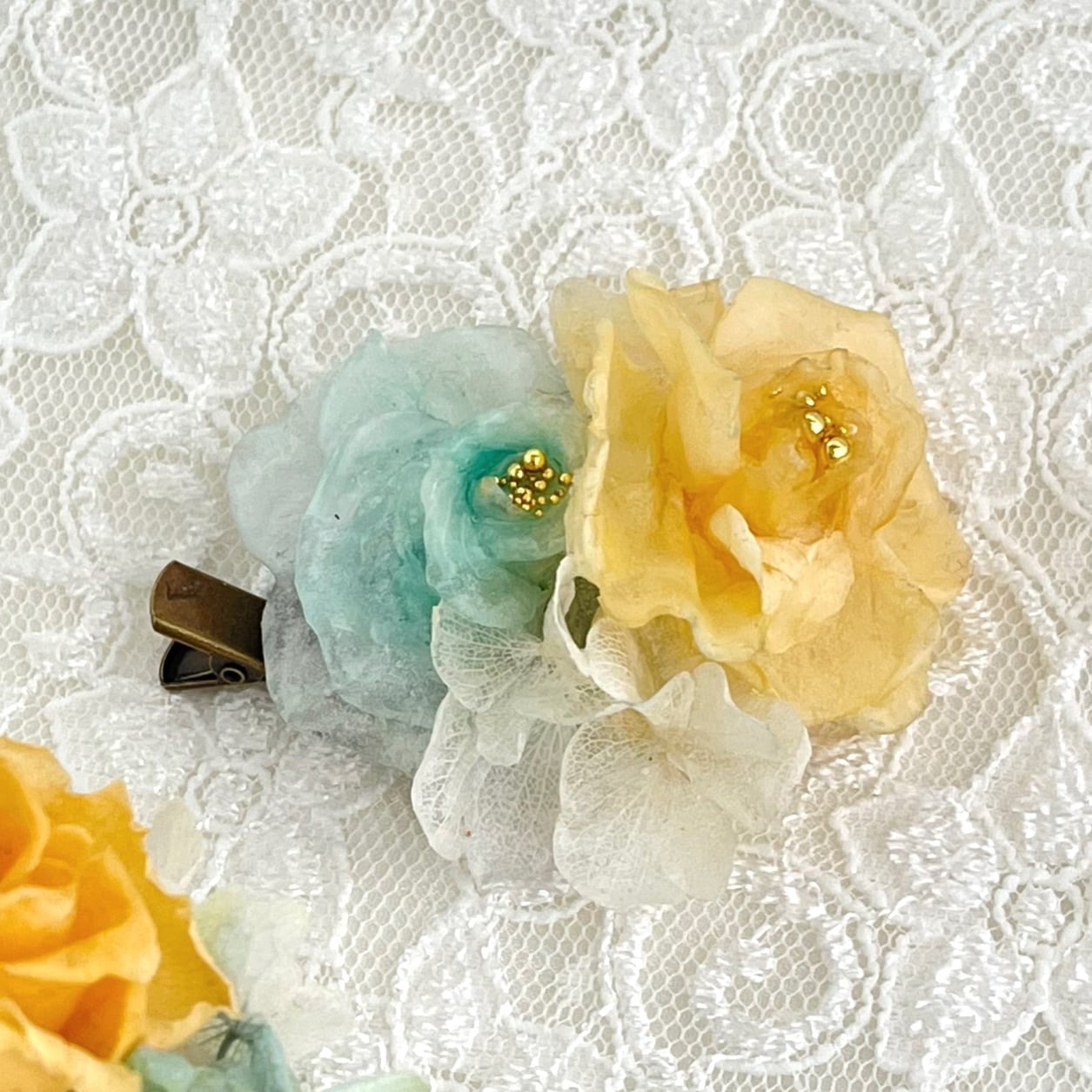 薔薇のコサージュ ウェディングブーケからも作れます Sana Flower Jewelry