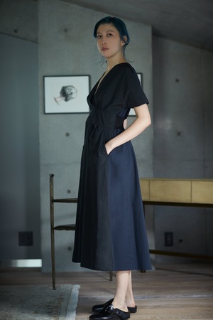 【予約販売】V DRESS - BLACK x BLUE