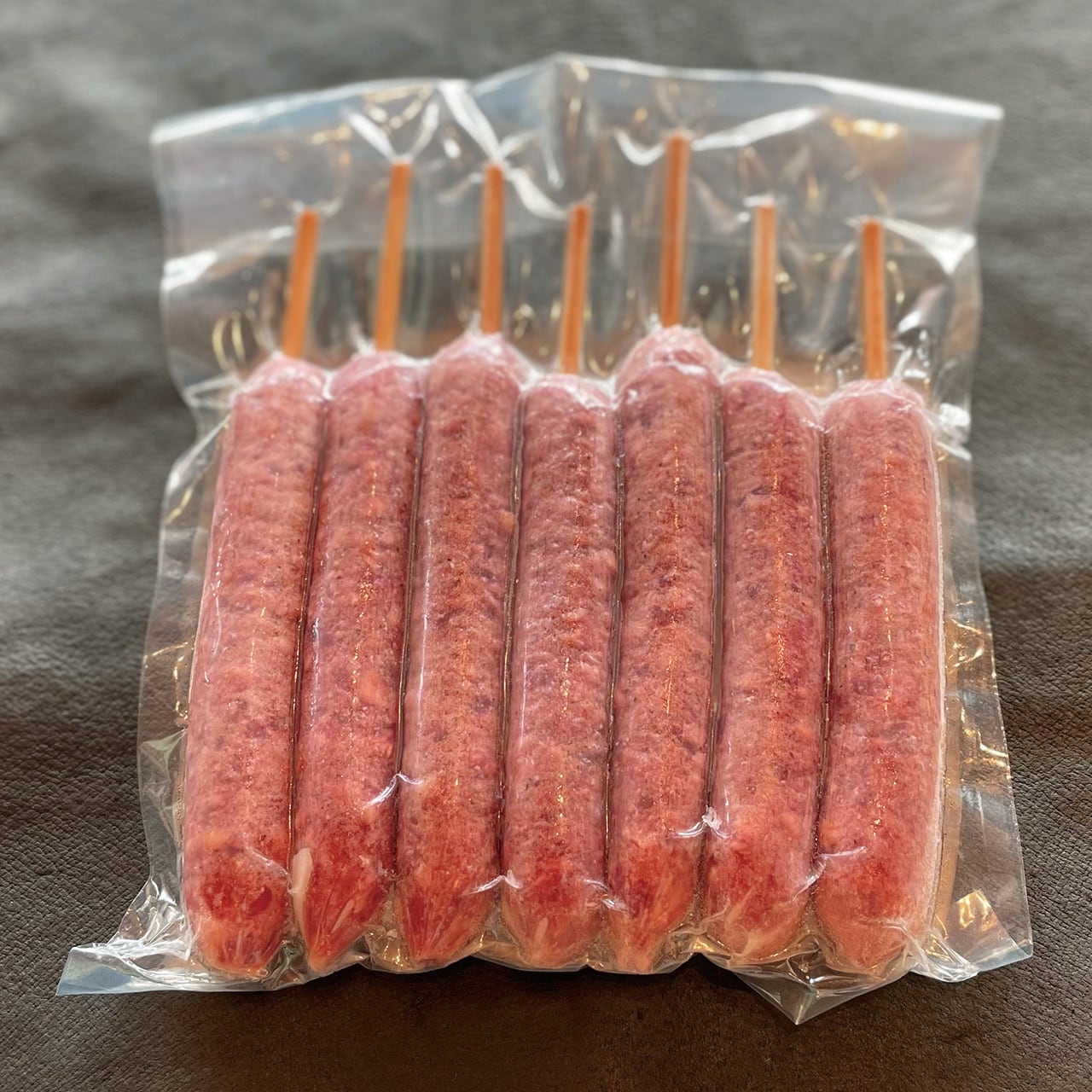 イノシシ、鹿フランクフルト　食べ比べセット　　 各7本入り630gずつ イノシシフランクフルト（7本パックお得用） | DAISHIN（ダイシン）